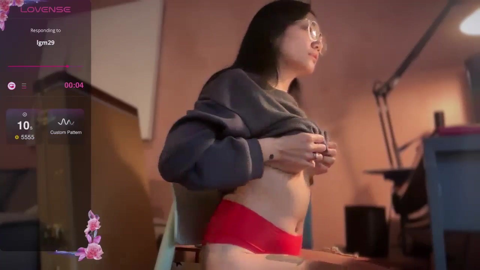 Gallery image thumbnail from luna_tsukiko's myfreecams stream on, 09/19/2024, 16:54 image 12 of 20