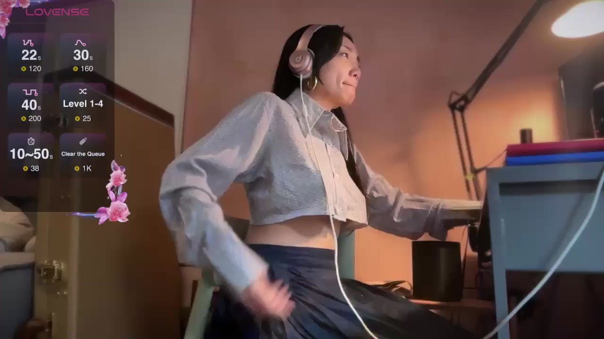 Gallery image thumbnail from luna_tsukiko's myfreecams stream on, 09/24/2024, 20:03 image 3 of 20