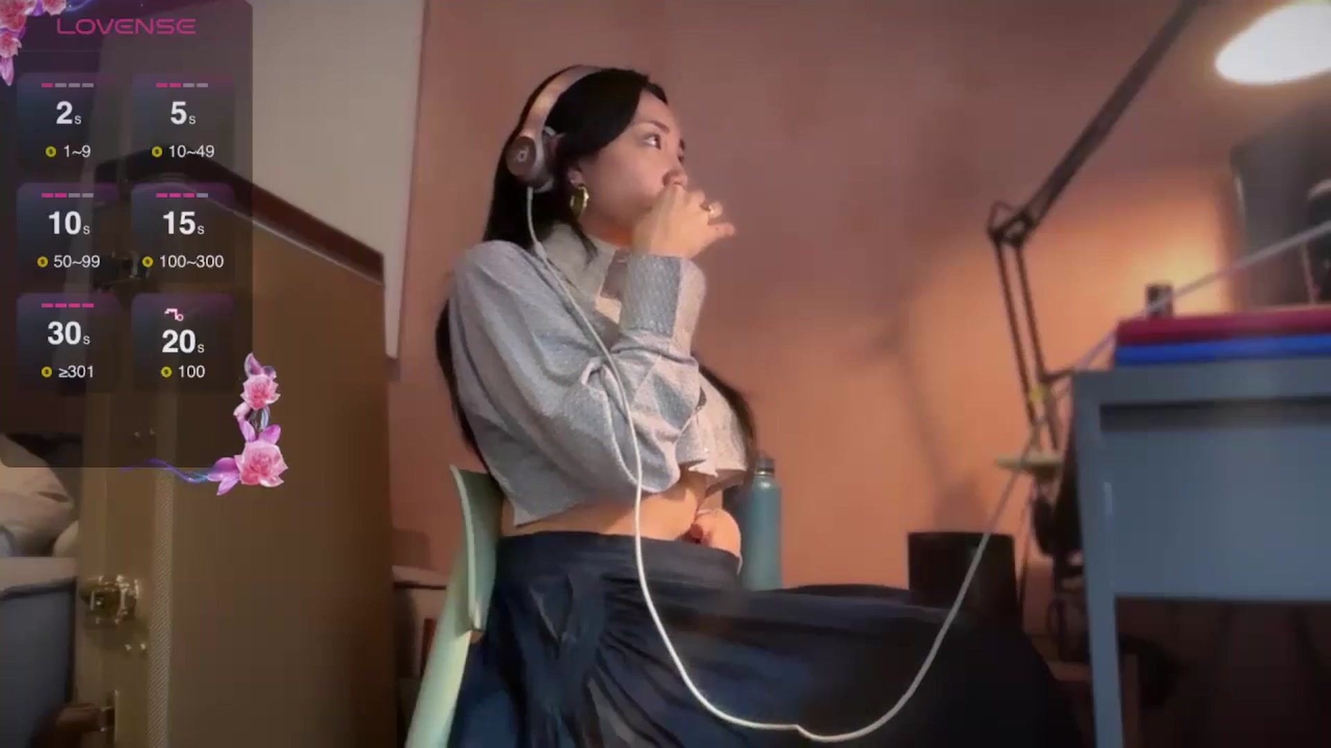 Gallery image thumbnail from luna_tsukiko's myfreecams stream on, 09/24/2024, 20:03 image 8 of 20