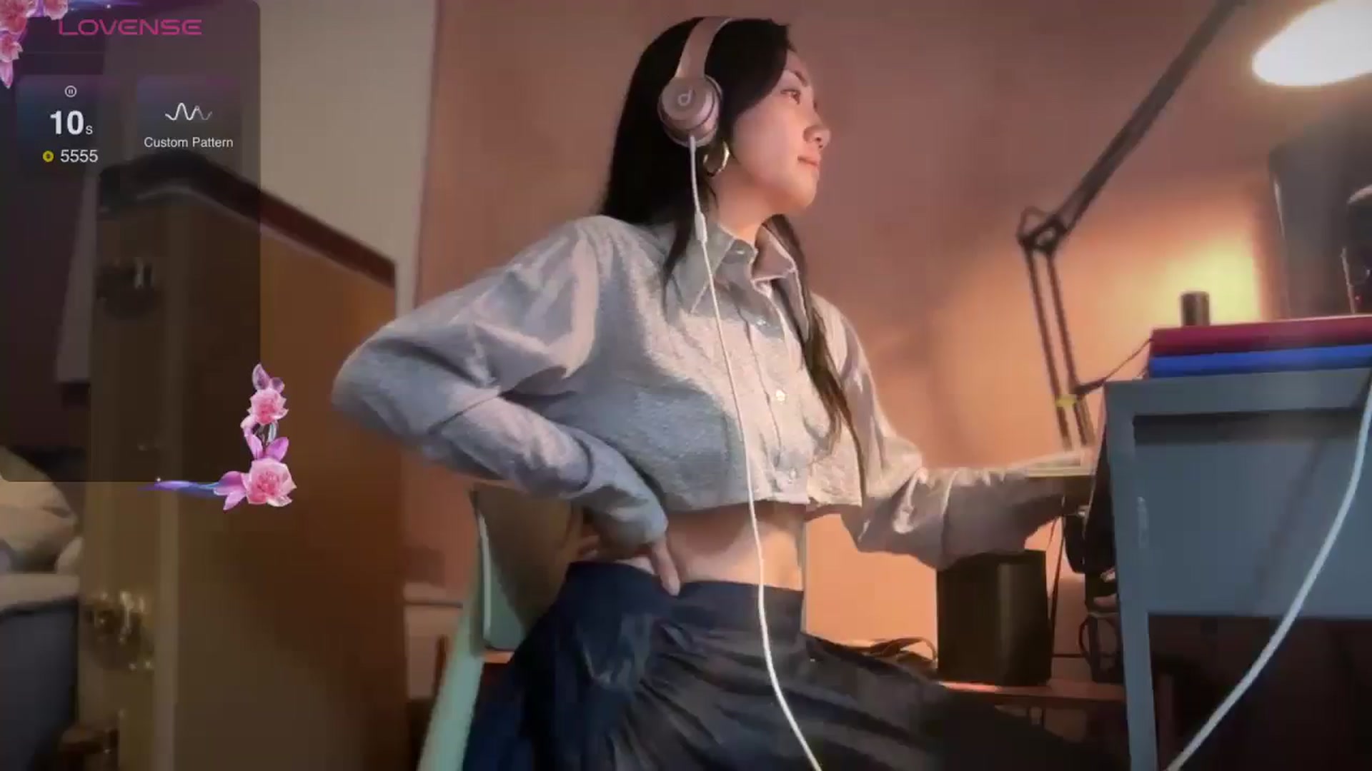 Gallery image thumbnail from luna_tsukiko's myfreecams stream on, 09/24/2024, 20:03 image 1 of 20