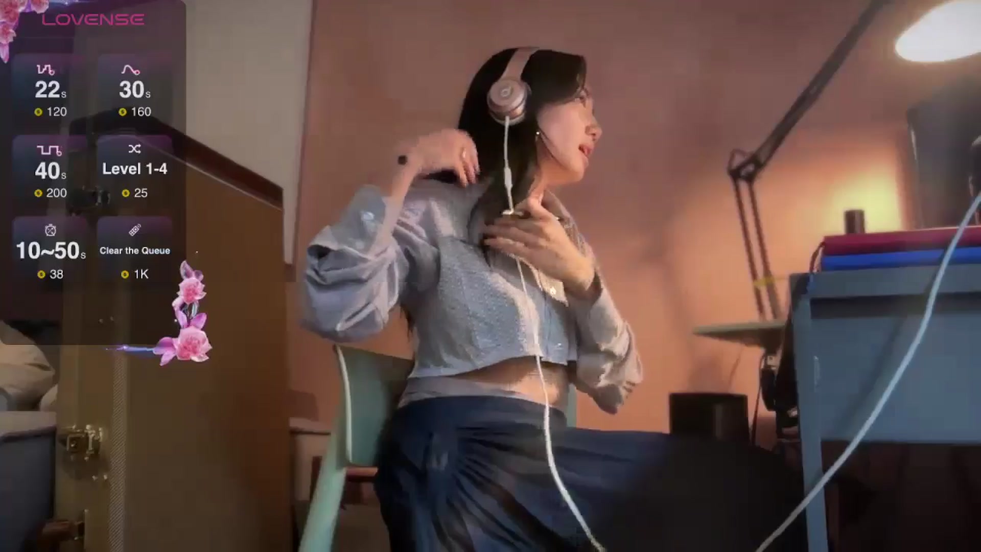 Gallery image thumbnail from luna_tsukiko's myfreecams stream on, 09/24/2024, 20:03 image 11 of 20