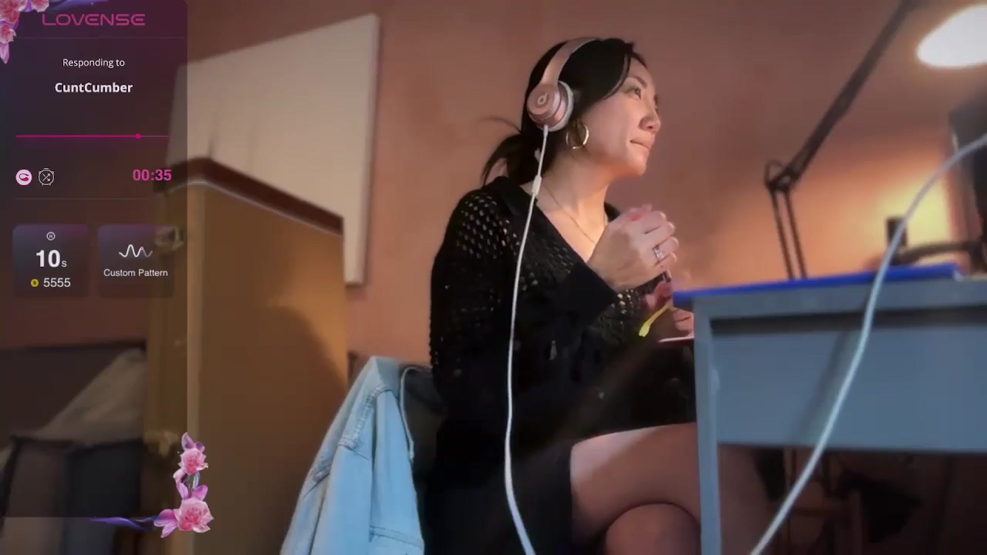 Gallery image thumbnail from luna_tsukiko's myfreecams stream on, 09/25/2024, 18:55 image 4 of 20