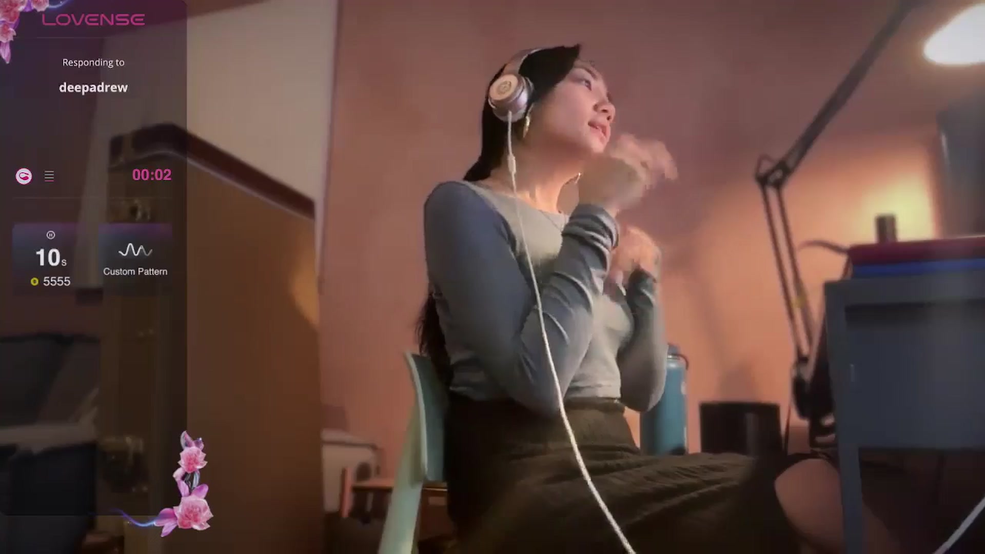 Gallery image thumbnail from luna_tsukiko's myfreecams stream on, 09/26/2024, 13:58 image 6 of 20