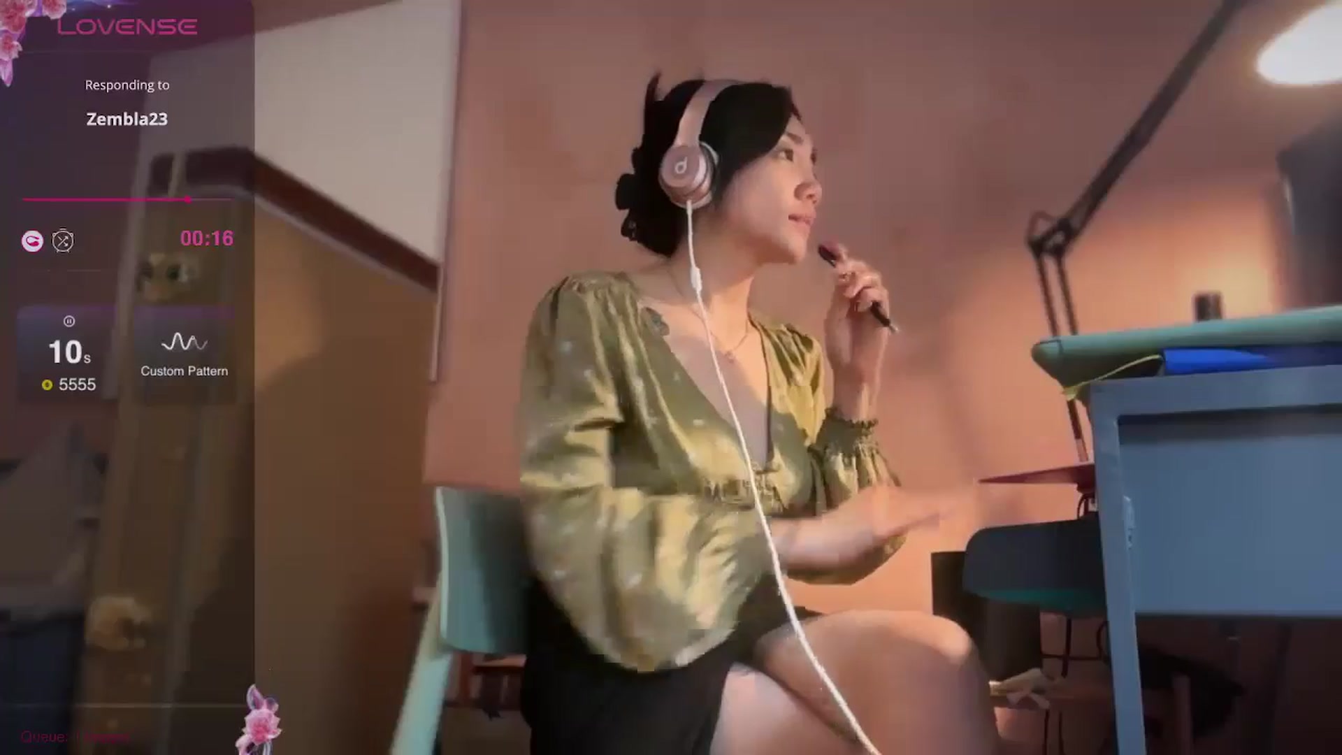 Gallery image thumbnail from luna_tsukiko's myfreecams stream on, 09/30/2024, 16:26 image 7 of 20
