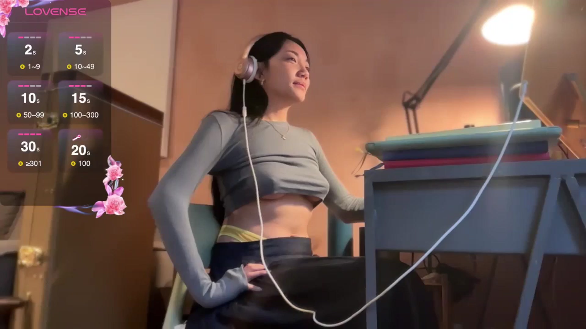 Gallery image thumbnail from luna_tsukiko's myfreecams stream on, 10/03/2024, 15:30 image 19 of 20