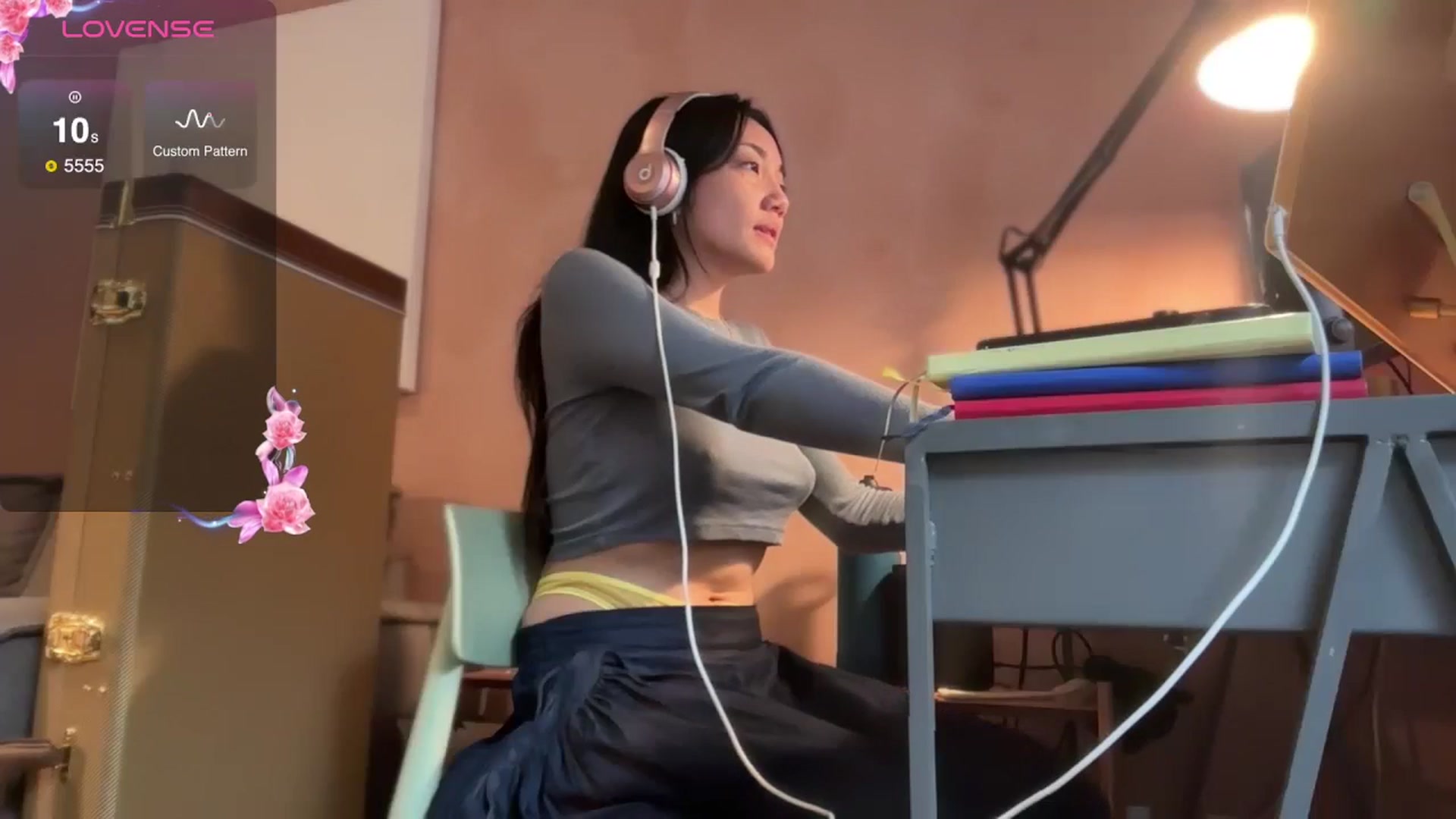 Gallery image thumbnail from luna_tsukiko's myfreecams stream on, 10/03/2024, 18:16 image 20 of 20