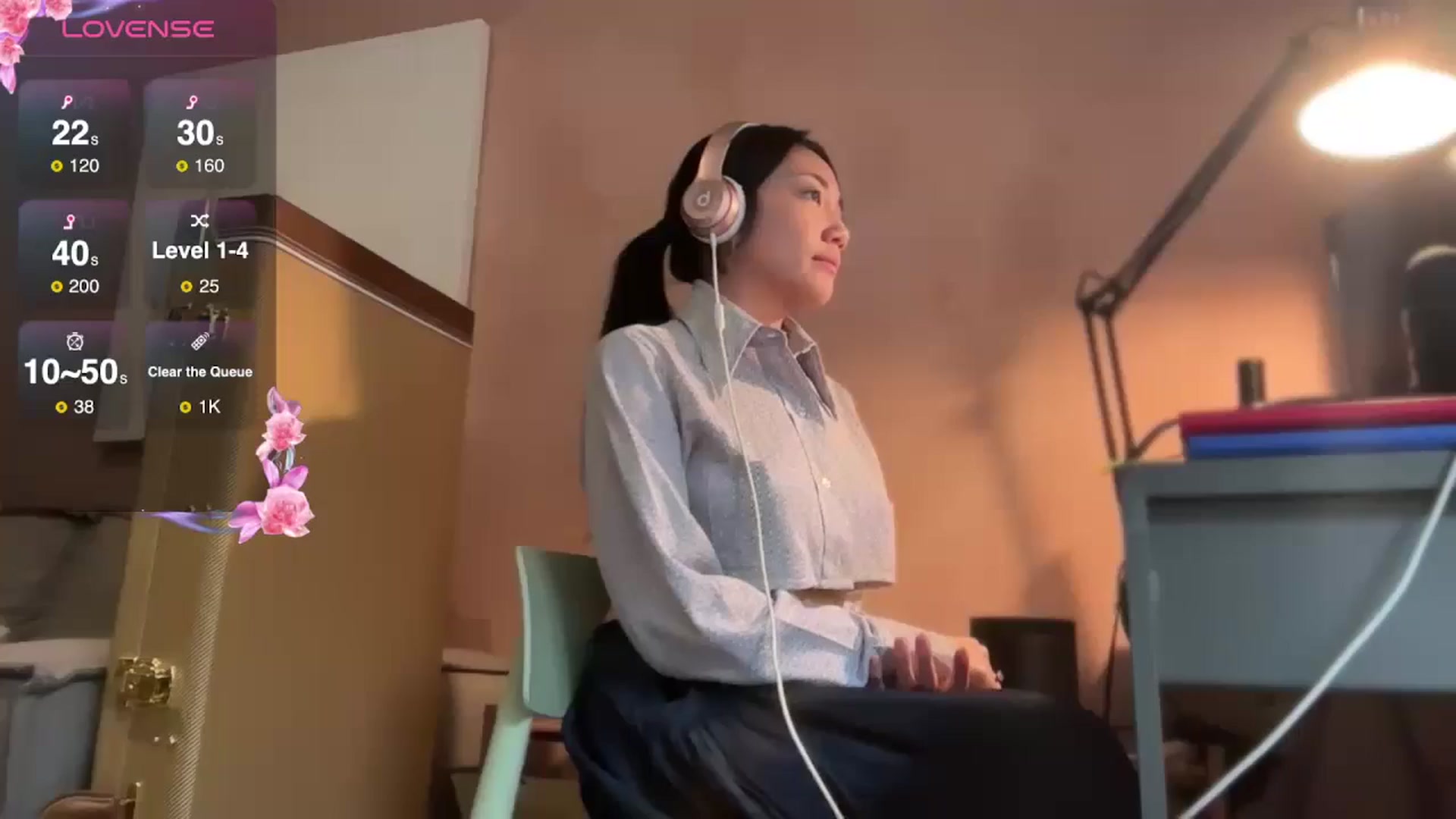 Gallery image thumbnail from luna_tsukiko's myfreecams stream on, 10/04/2024, 16:26 image 2 of 20