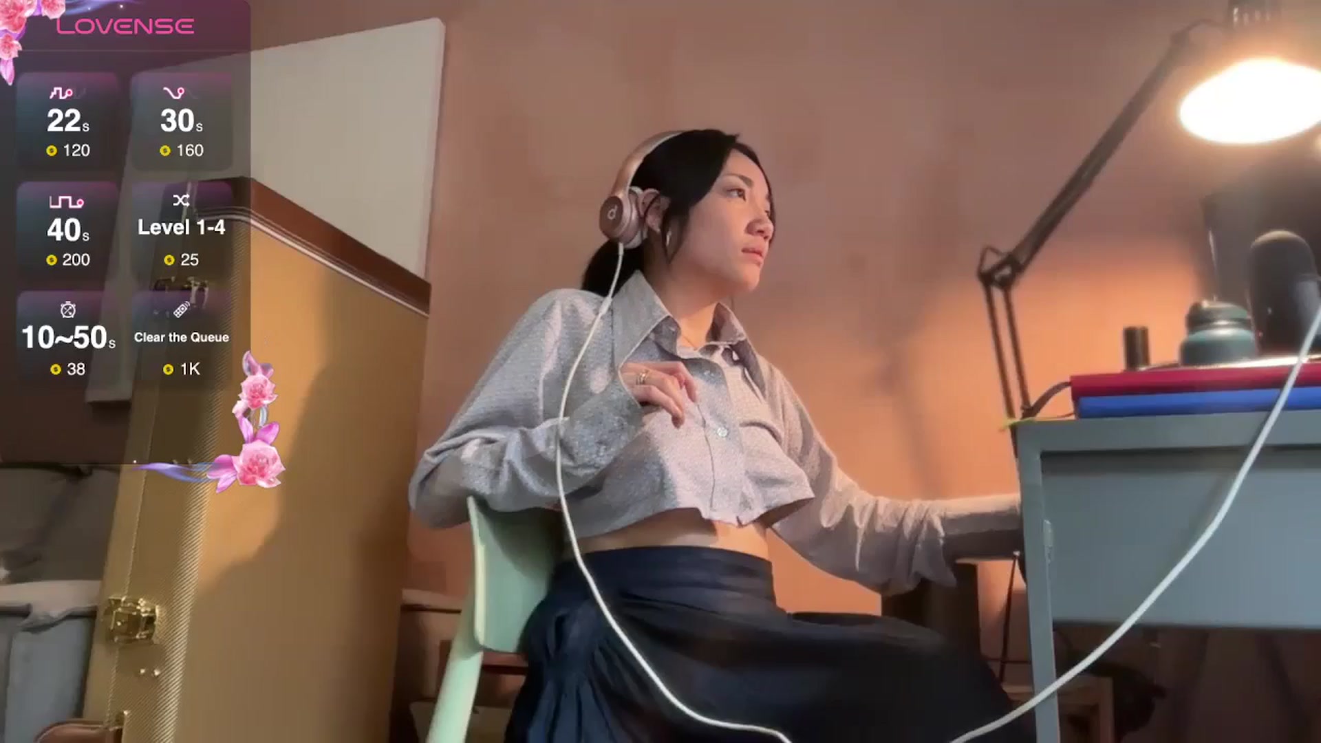 Gallery image thumbnail from luna_tsukiko's myfreecams stream on, 10/04/2024, 19:07 image 13 of 20
