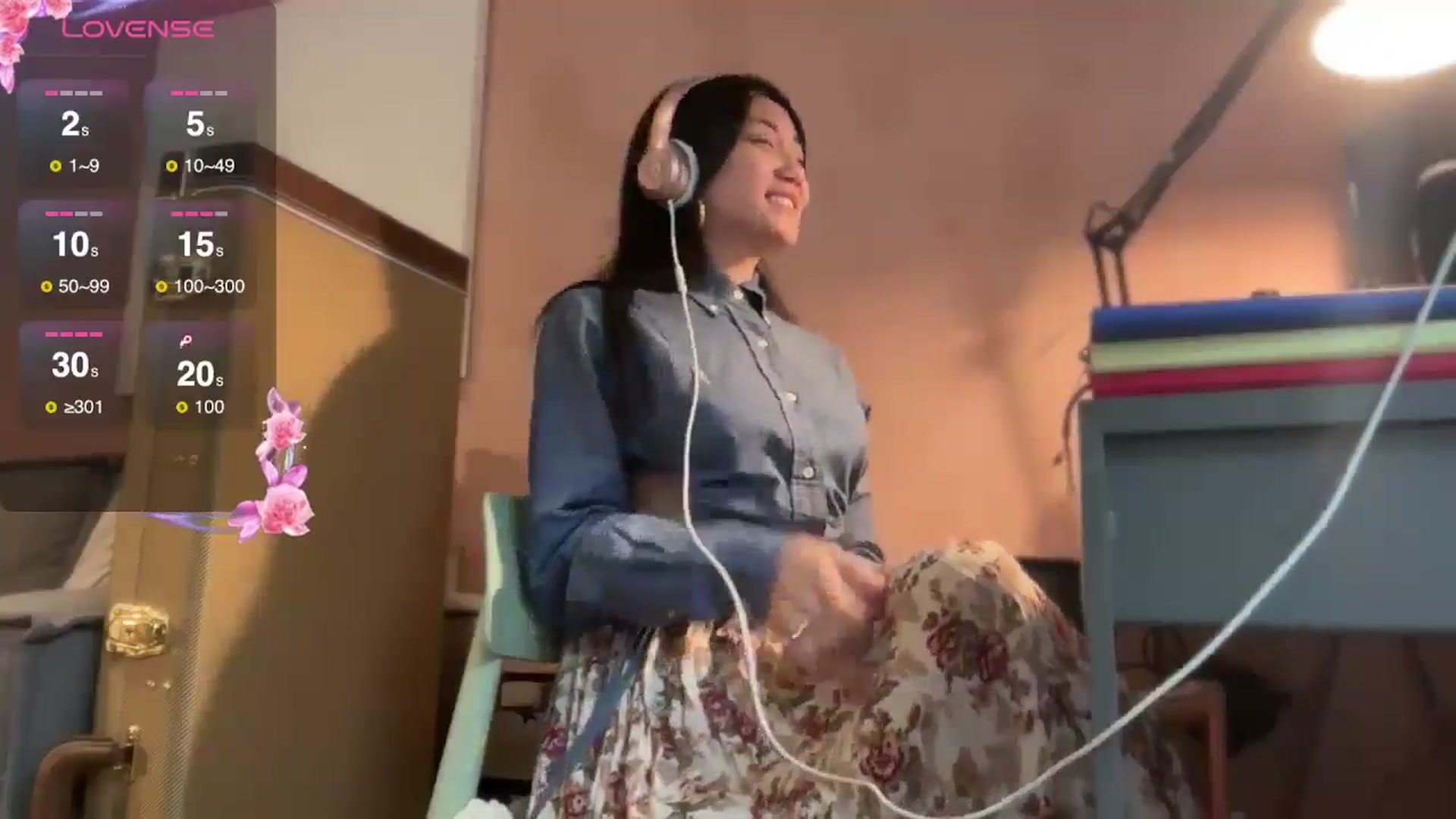 Gallery image thumbnail from luna_tsukiko's myfreecams stream on, 10/07/2024, 17:15 image 8 of 20