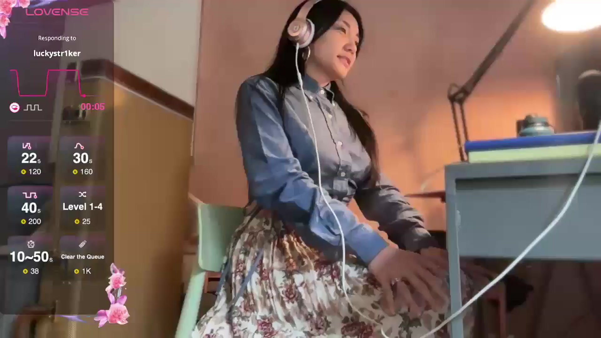 Gallery image thumbnail from luna_tsukiko's myfreecams stream on, 10/07/2024, 20:54 image 8 of 20