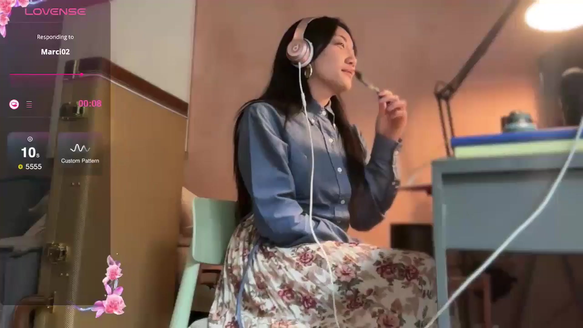 Gallery image thumbnail from luna_tsukiko's myfreecams stream on, 10/07/2024, 20:54 image 3 of 20