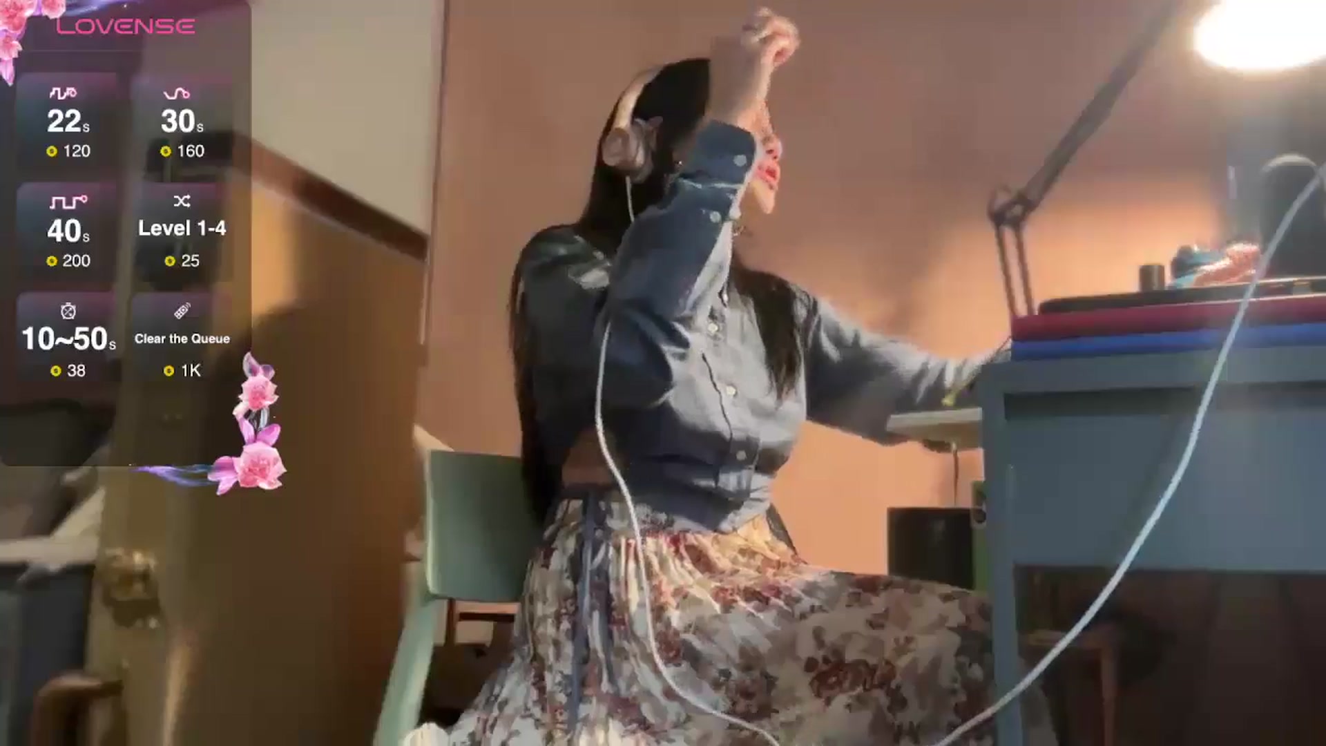 Gallery image thumbnail from luna_tsukiko's myfreecams stream on, 10/07/2024, 23:18 image 15 of 20