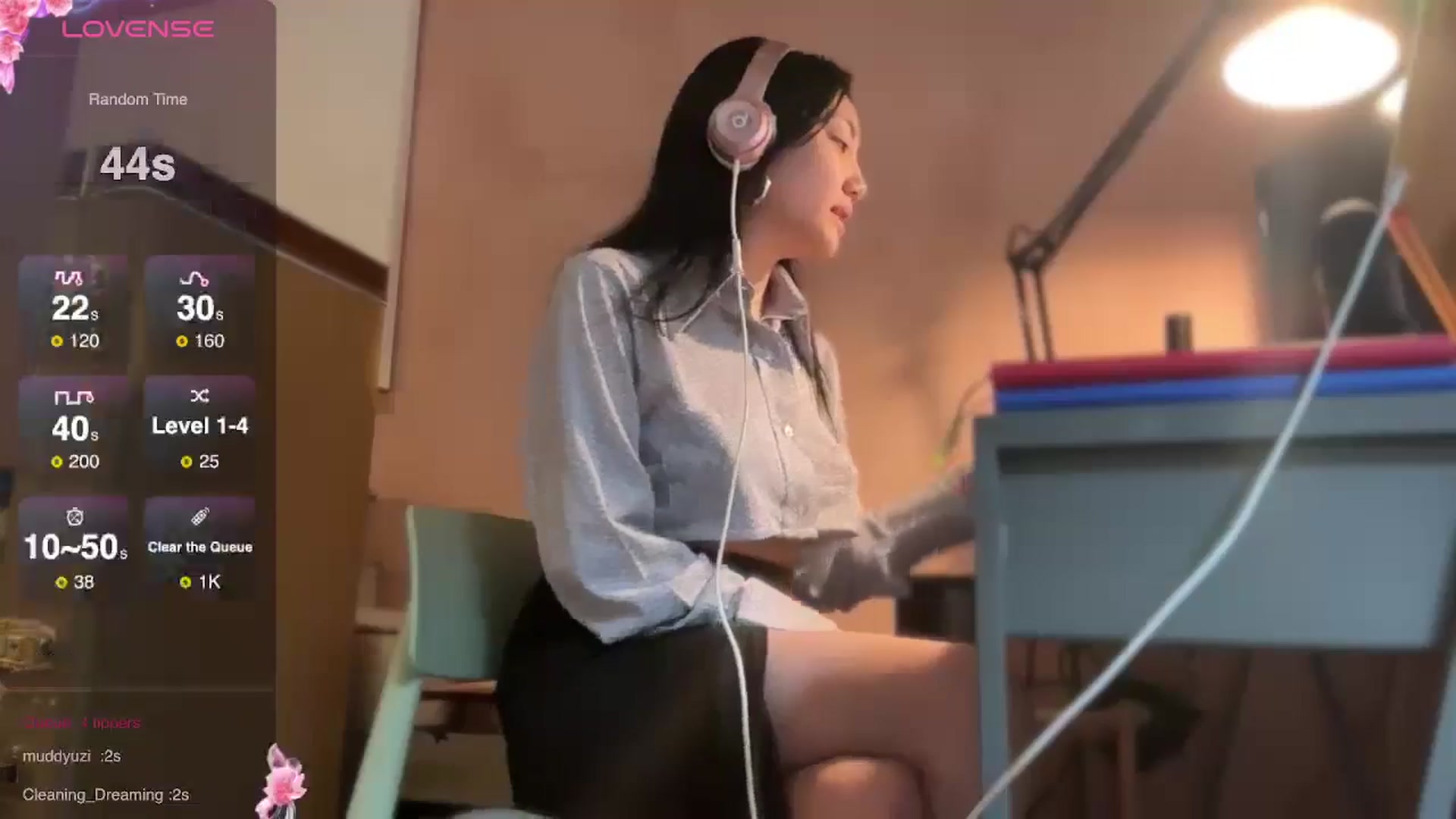 Gallery image thumbnail from luna_tsukiko's myfreecams stream on, 10/09/2024, 15:56 image 2 of 20