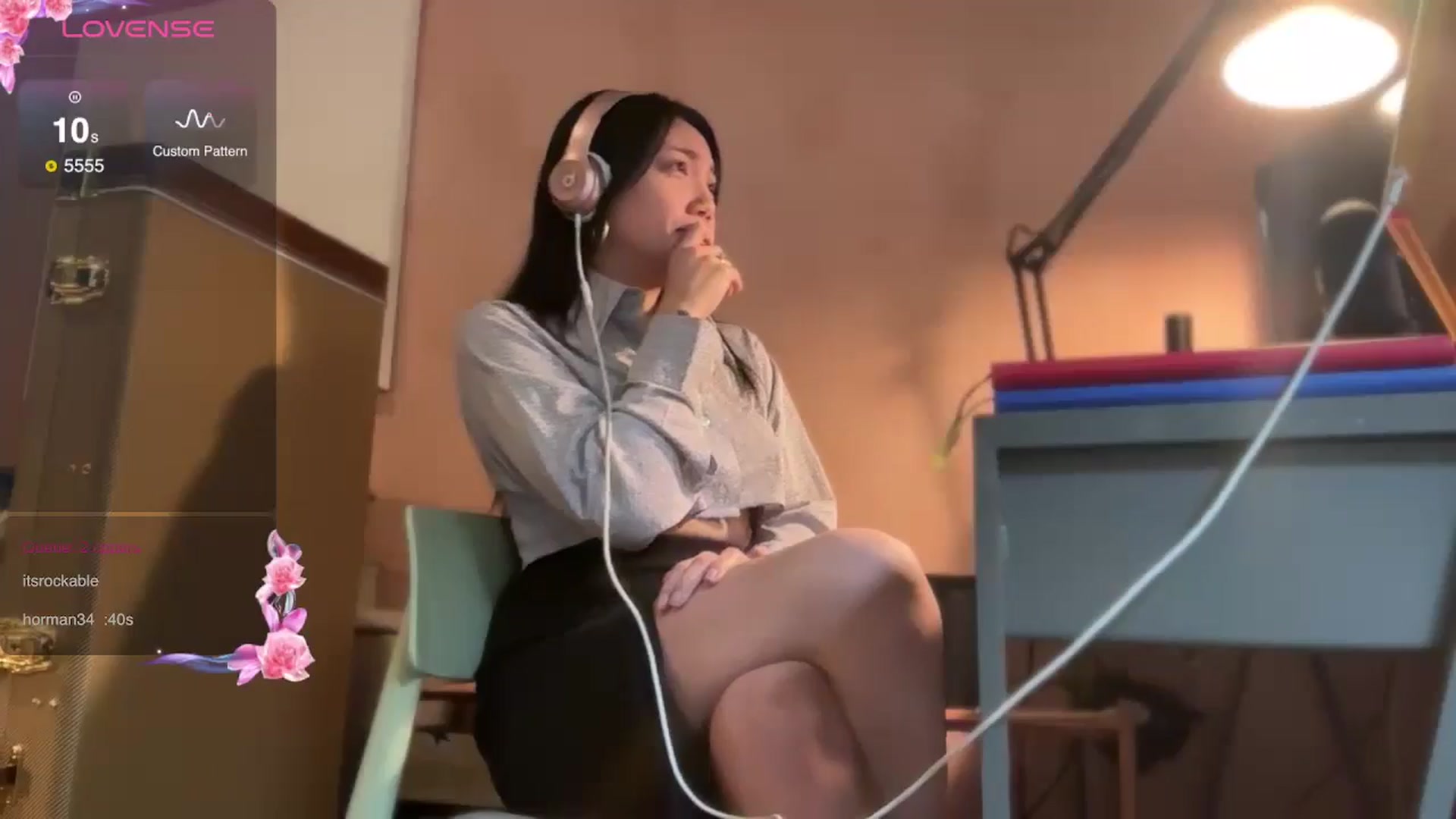 Gallery image thumbnail from luna_tsukiko's myfreecams stream on, 10/09/2024, 15:56 image 5 of 20