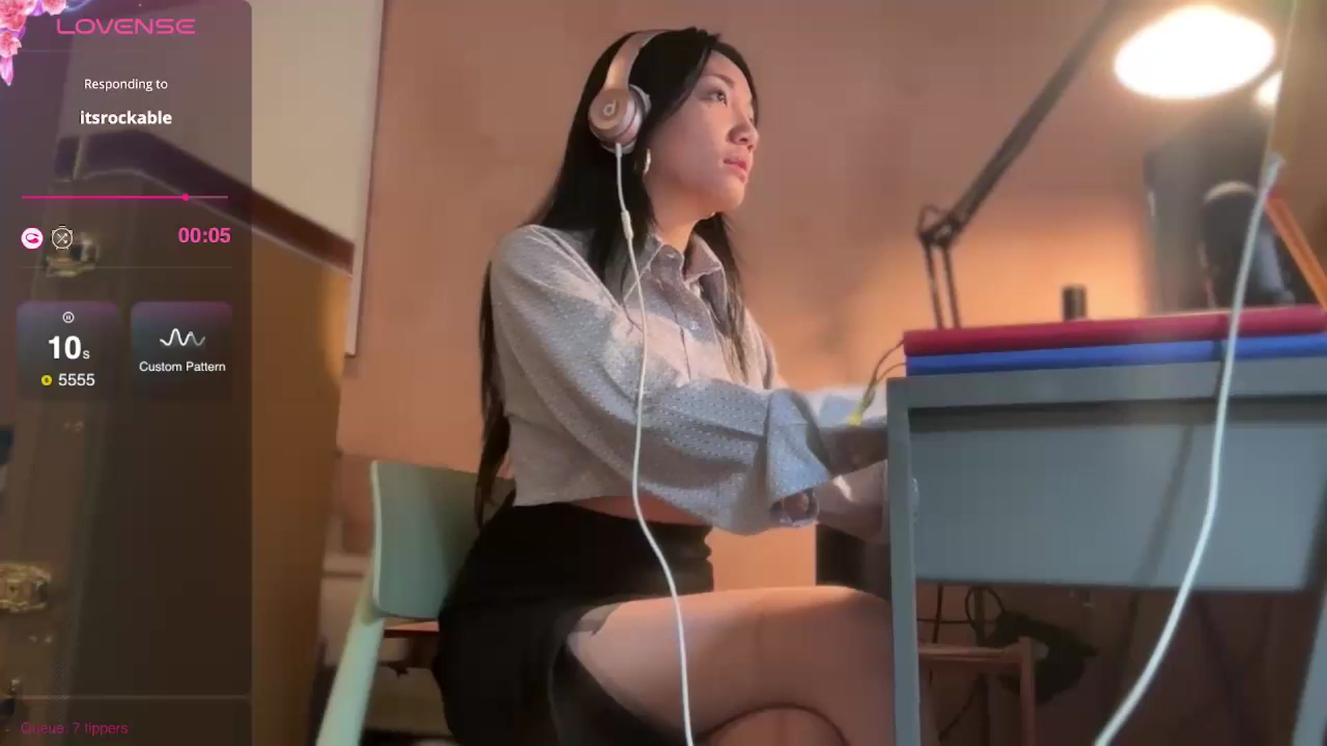 Gallery image thumbnail from luna_tsukiko's myfreecams stream on, 10/09/2024, 15:56 image 4 of 20