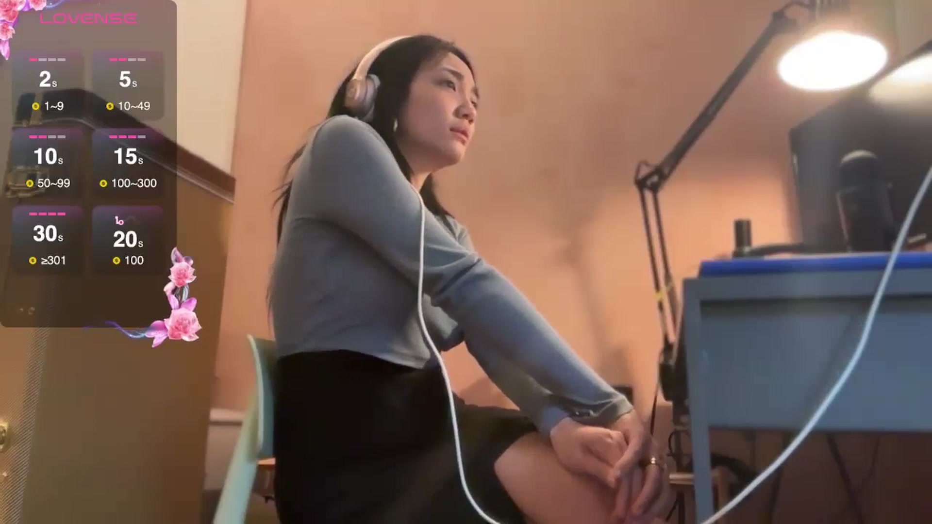 Gallery image thumbnail from luna_tsukiko's myfreecams stream on, 10/15/2024, 16:30 image 20 of 20