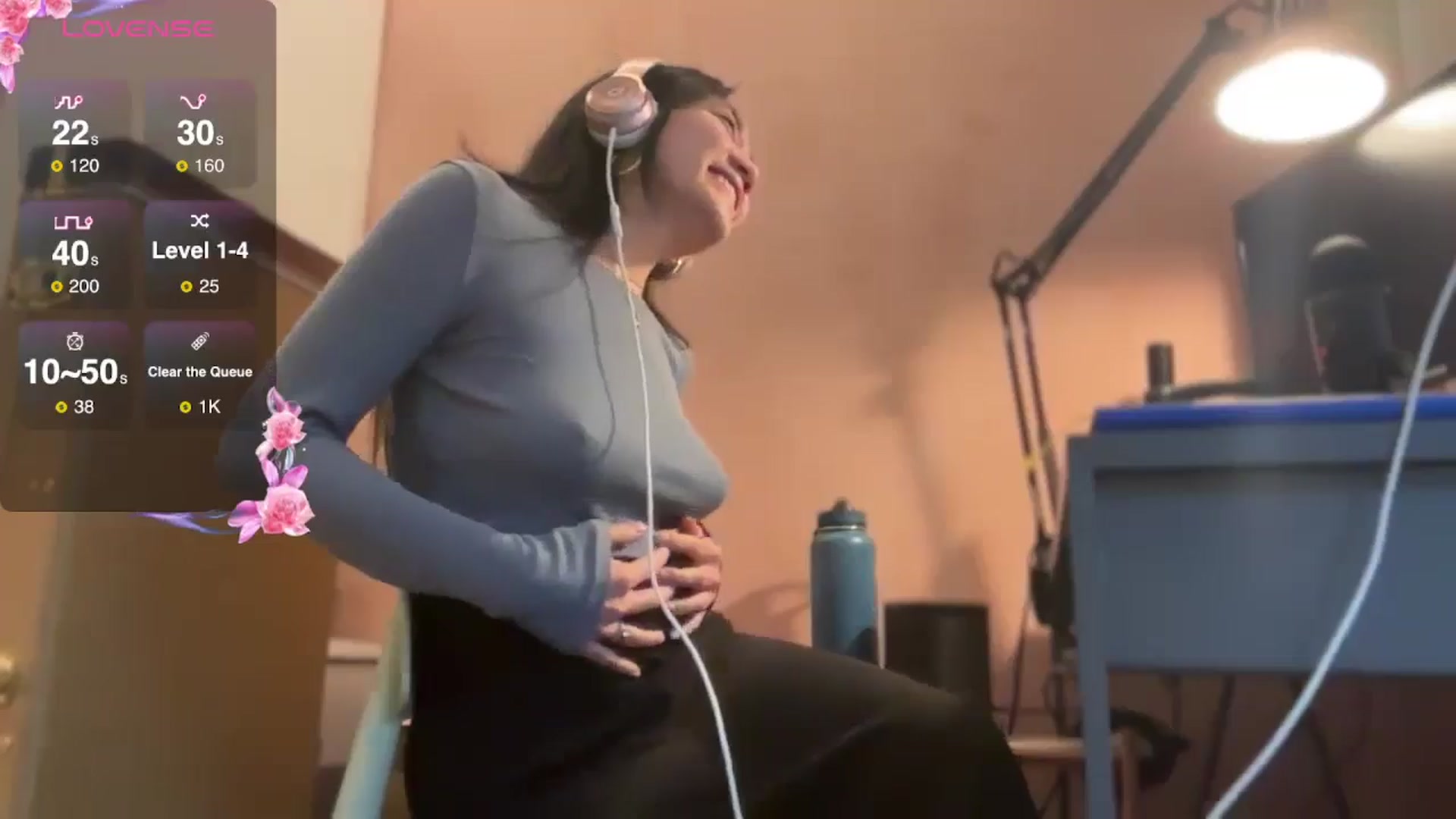 Gallery image thumbnail from luna_tsukiko's myfreecams stream on, 10/15/2024, 16:30 image 7 of 20
