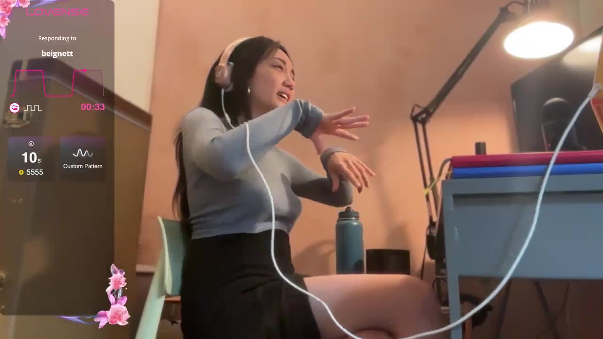 Gallery image thumbnail from luna_tsukiko's myfreecams stream on, 10/15/2024, 17:05 image 7 of 20