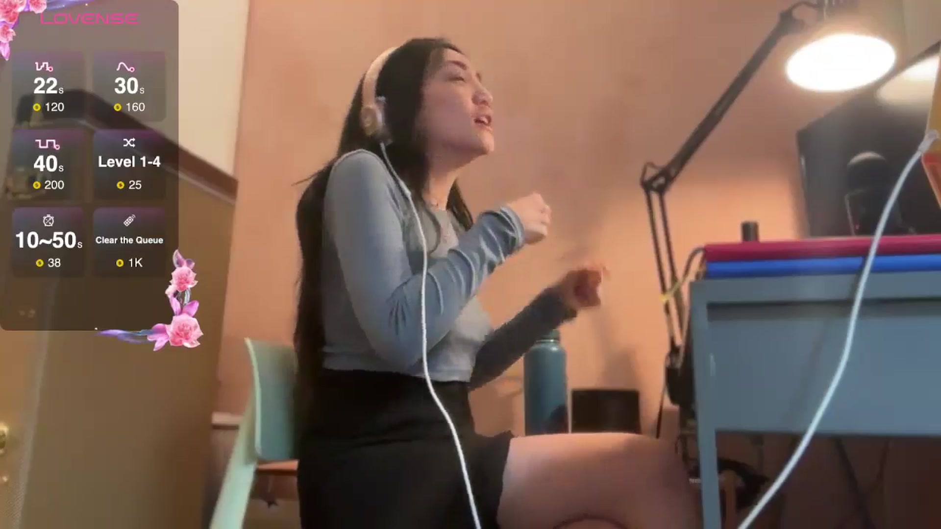Gallery image thumbnail from luna_tsukiko's myfreecams stream on, 10/15/2024, 17:05 image 10 of 20
