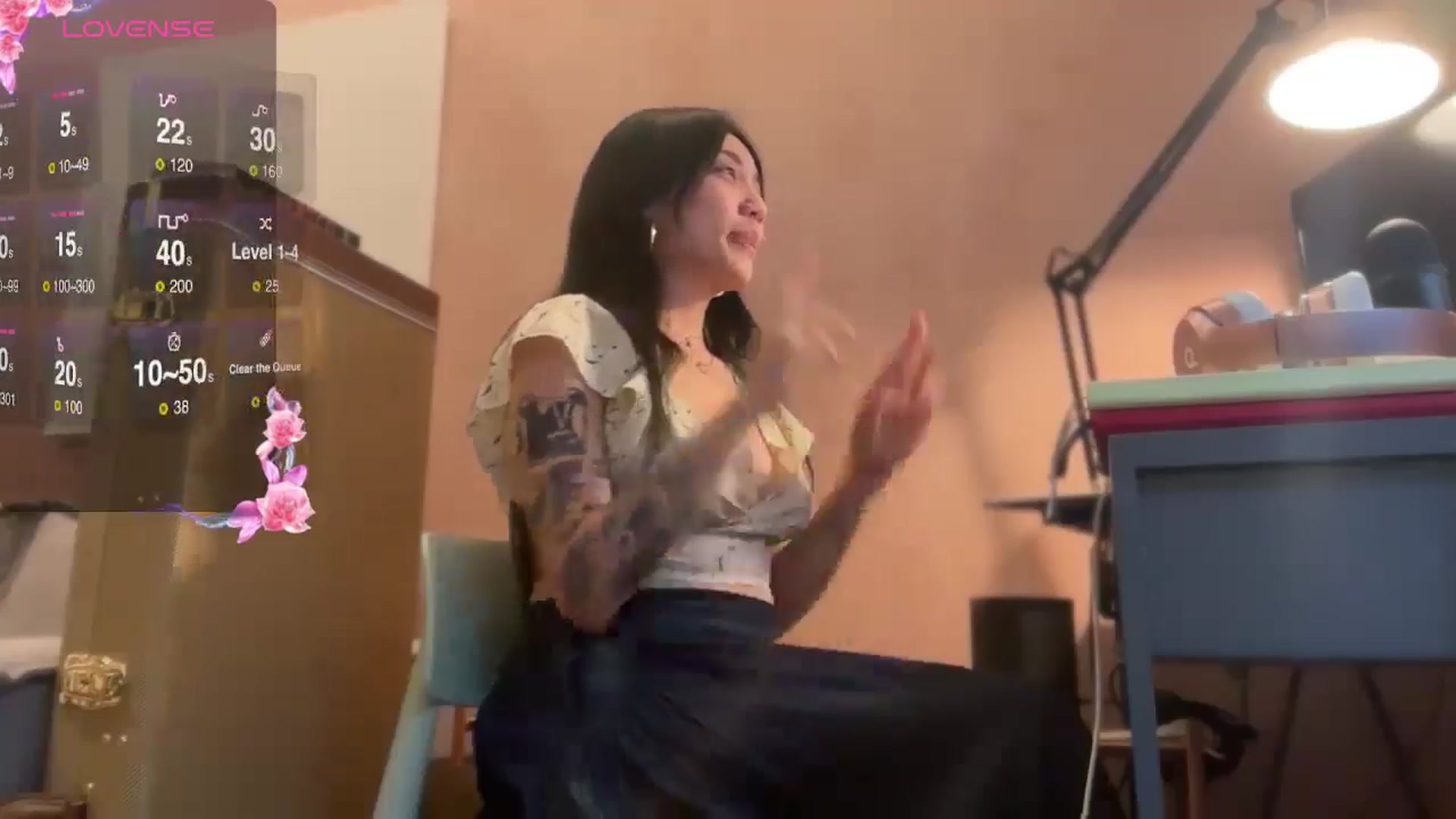 Gallery image thumbnail from luna_tsukiko's myfreecams stream on, 10/16/2024, 17:31 image 7 of 20