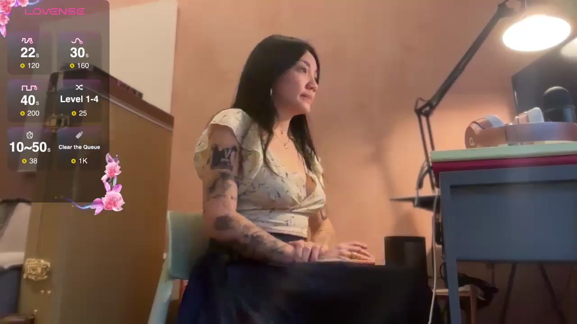 Gallery image thumbnail from luna_tsukiko's myfreecams stream on, 10/16/2024, 17:31 image 3 of 20