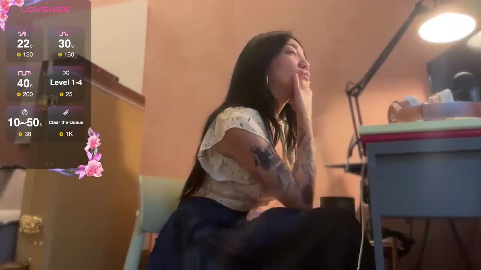 Gallery image thumbnail from luna_tsukiko's myfreecams stream on, 10/16/2024, 17:31 image 4 of 20