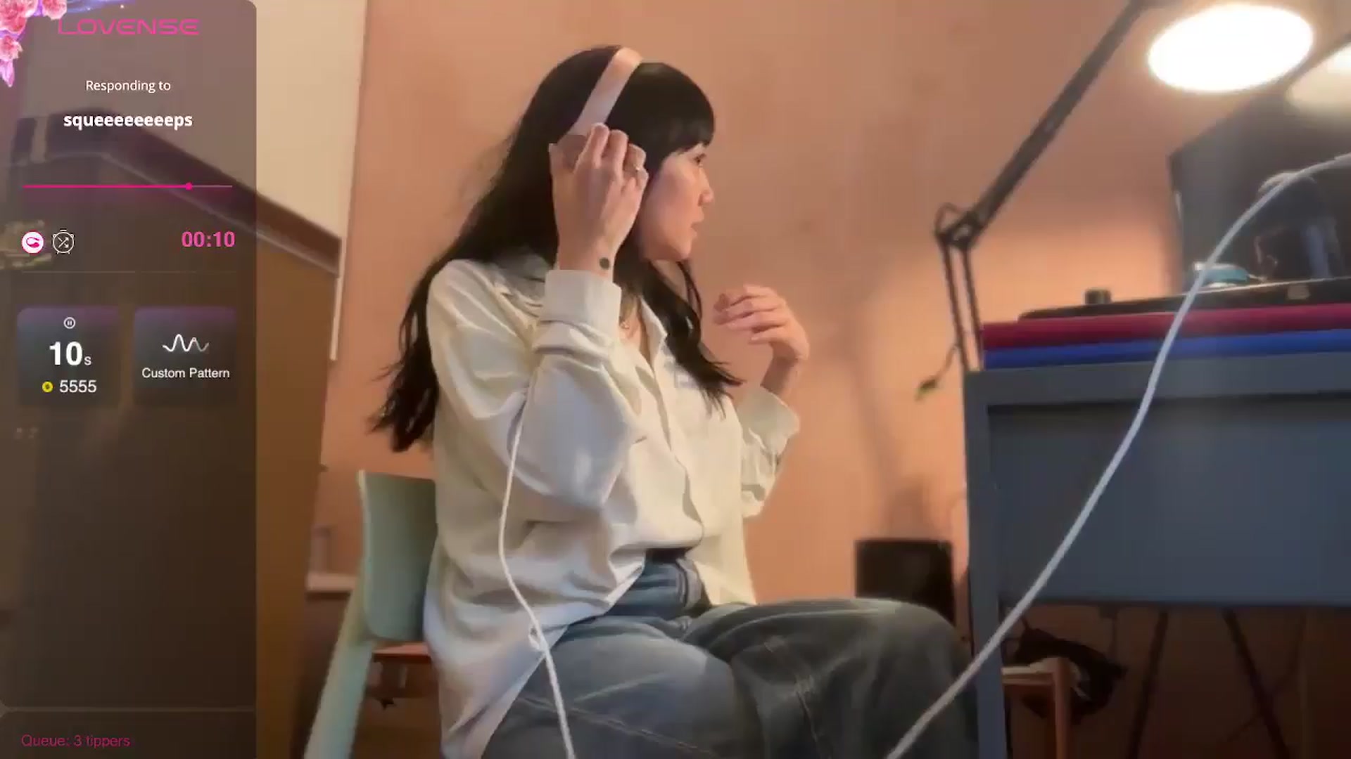 Gallery image thumbnail from luna_tsukiko's myfreecams stream on, 10/18/2024, 16:14 image 12 of 20