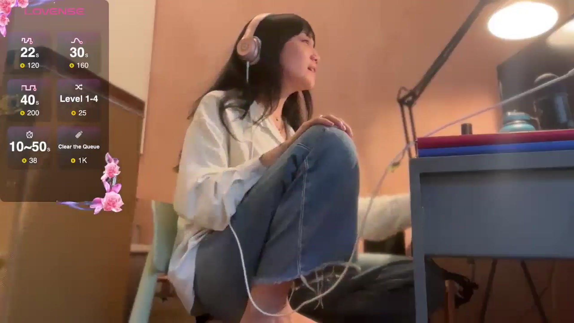 Gallery image thumbnail from luna_tsukiko's myfreecams stream on, 10/18/2024, 16:28 image 4 of 20
