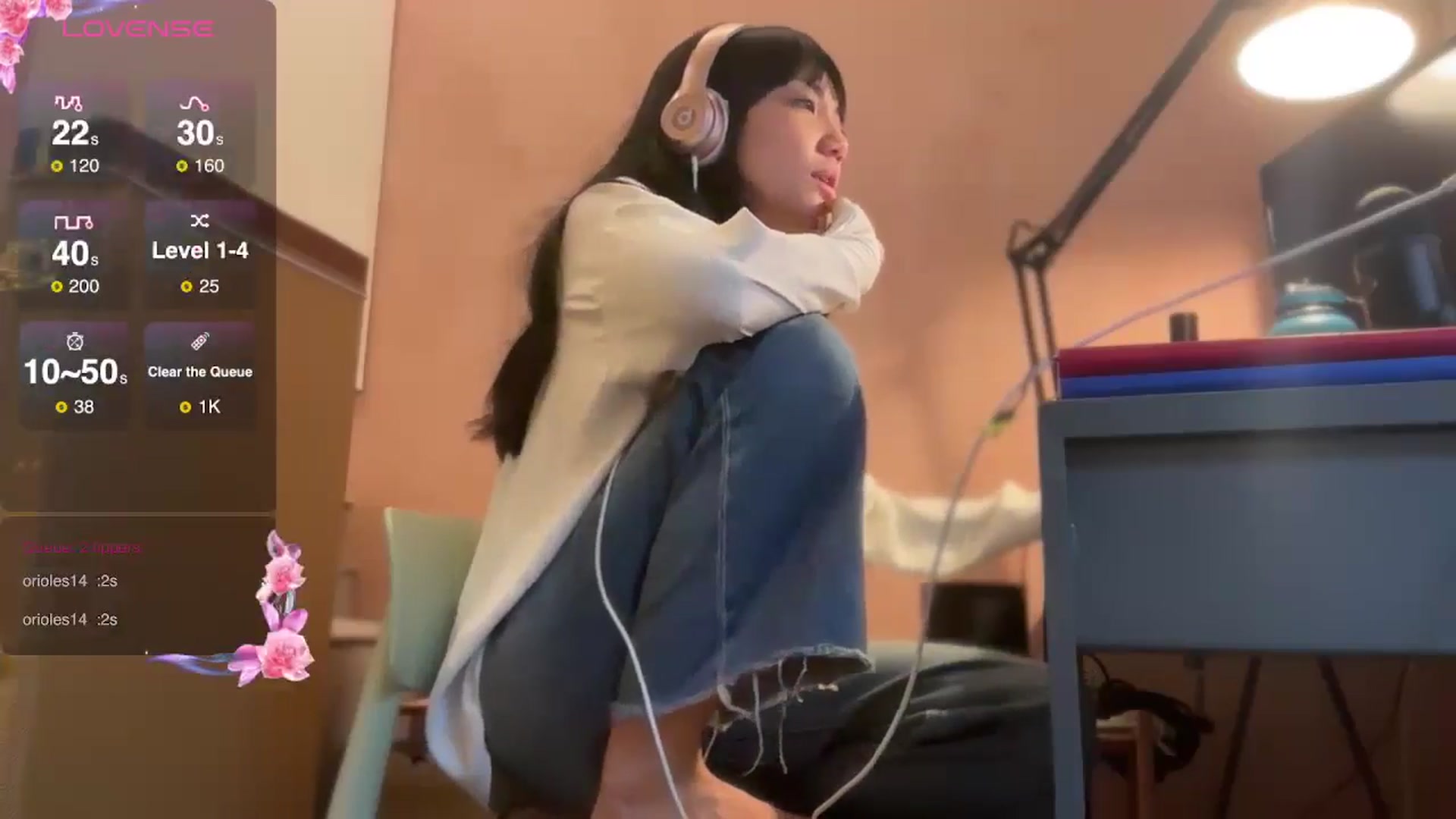 Gallery image thumbnail from luna_tsukiko's myfreecams stream on, 10/18/2024, 16:28 image 2 of 20