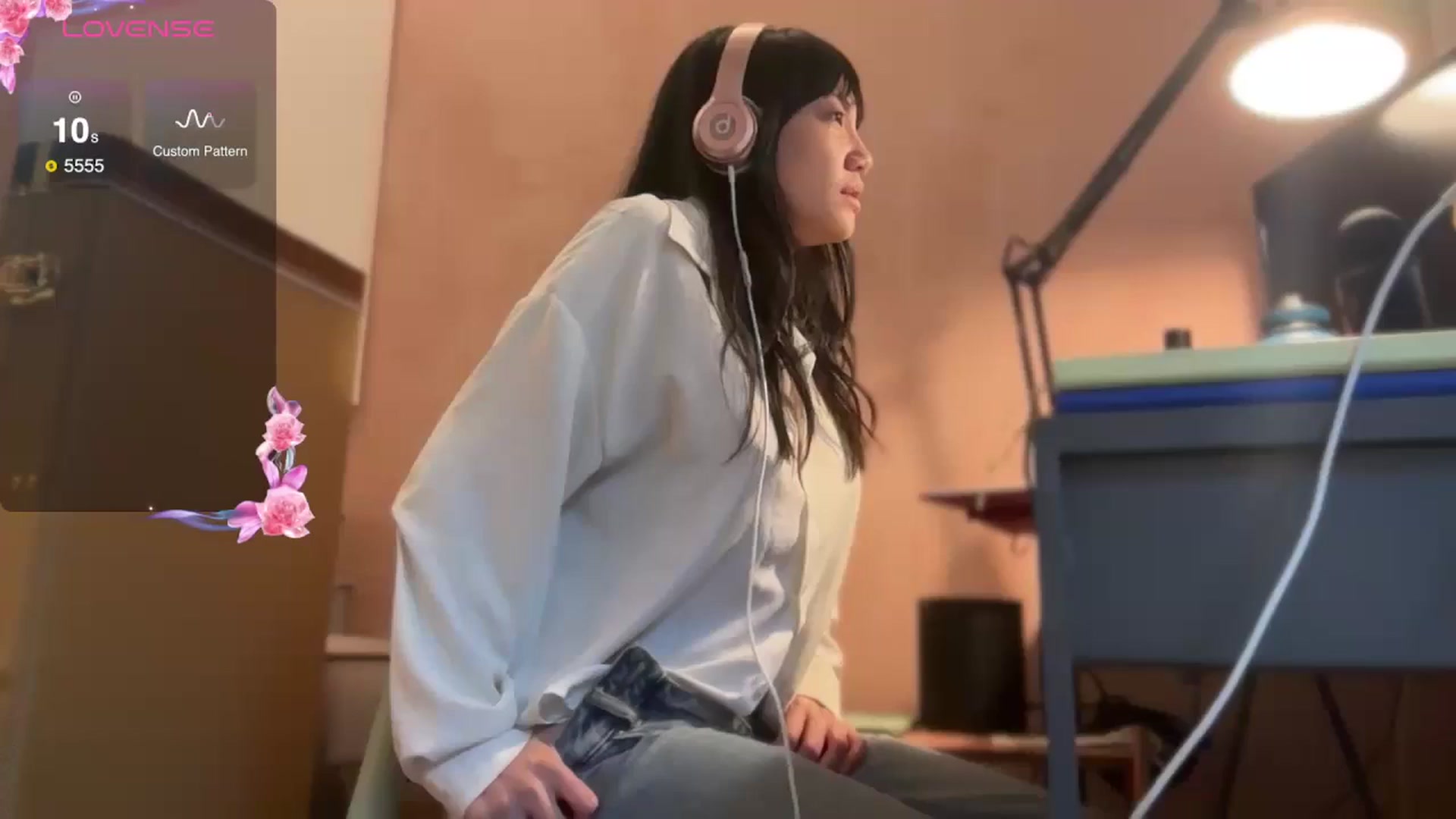 Gallery image thumbnail from luna_tsukiko's myfreecams stream on, 10/18/2024, 18:31 image 20 of 20