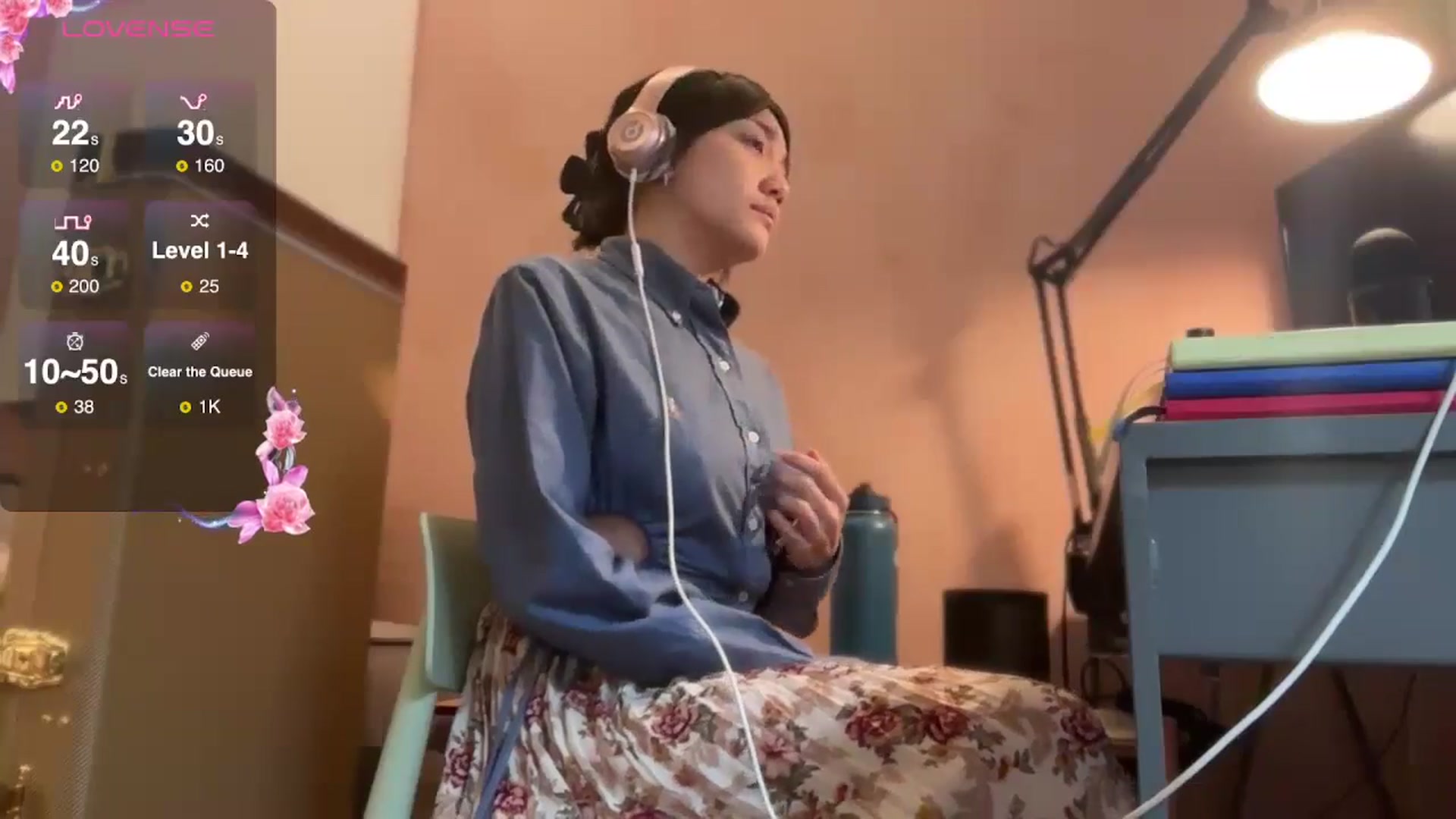 Gallery image thumbnail from luna_tsukiko's myfreecams stream on, 10/21/2024, 17:46 image 9 of 20