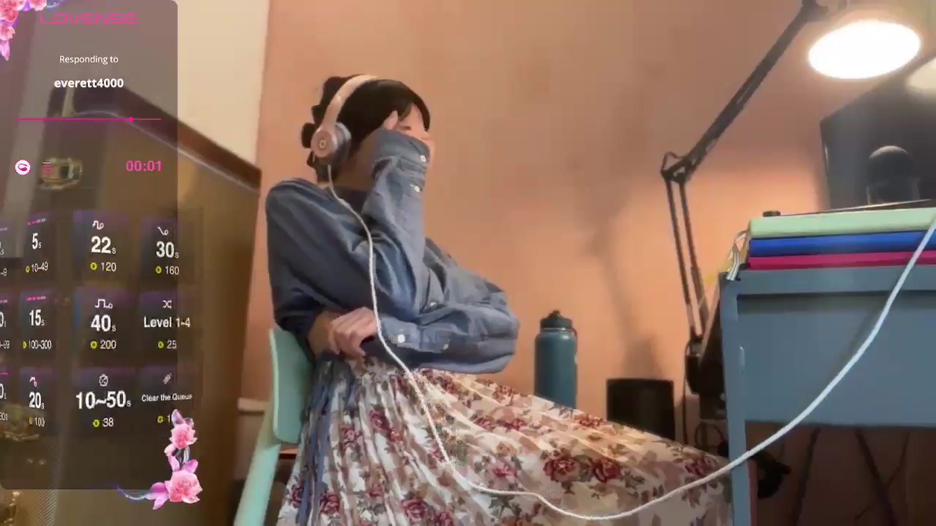 Gallery image thumbnail from luna_tsukiko's myfreecams stream on, 10/21/2024, 17:46 image 12 of 20