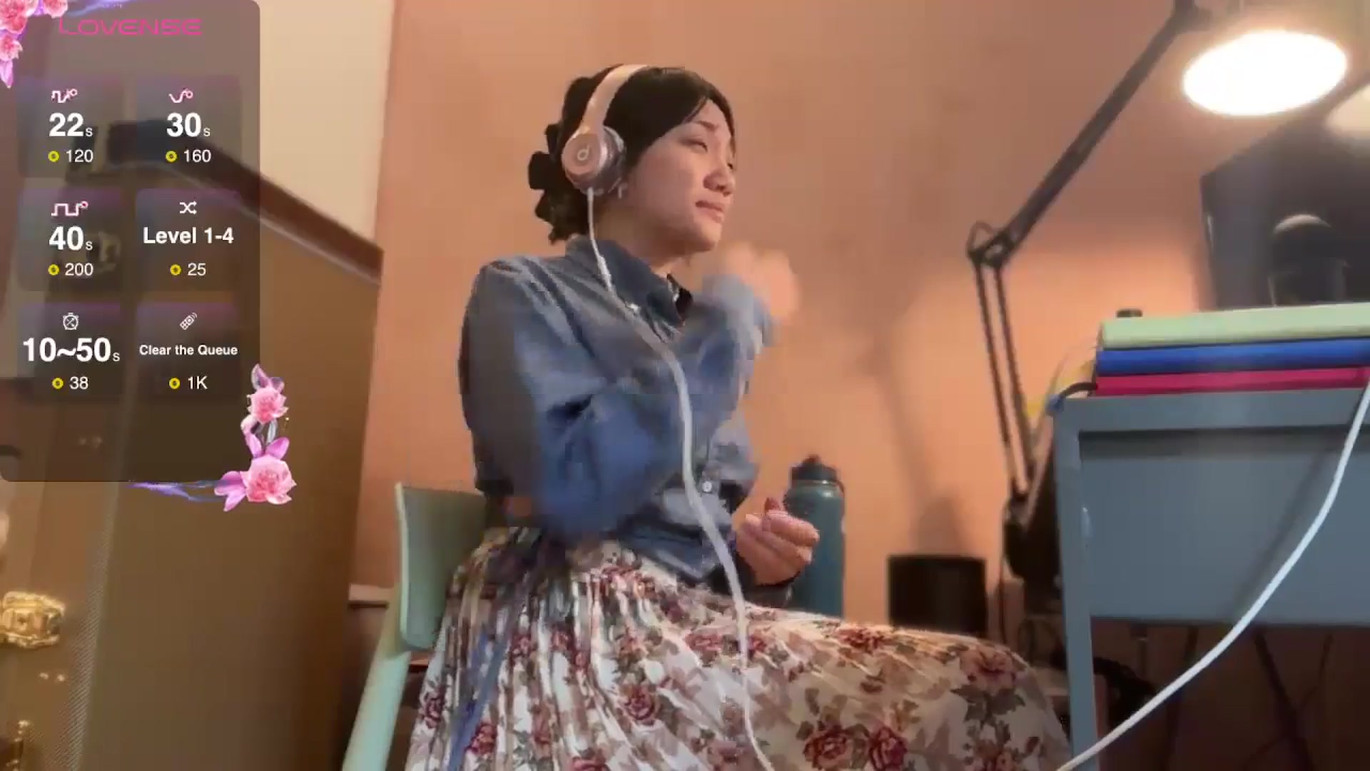 Gallery image thumbnail from luna_tsukiko's myfreecams stream on, 10/21/2024, 17:46 image 10 of 20