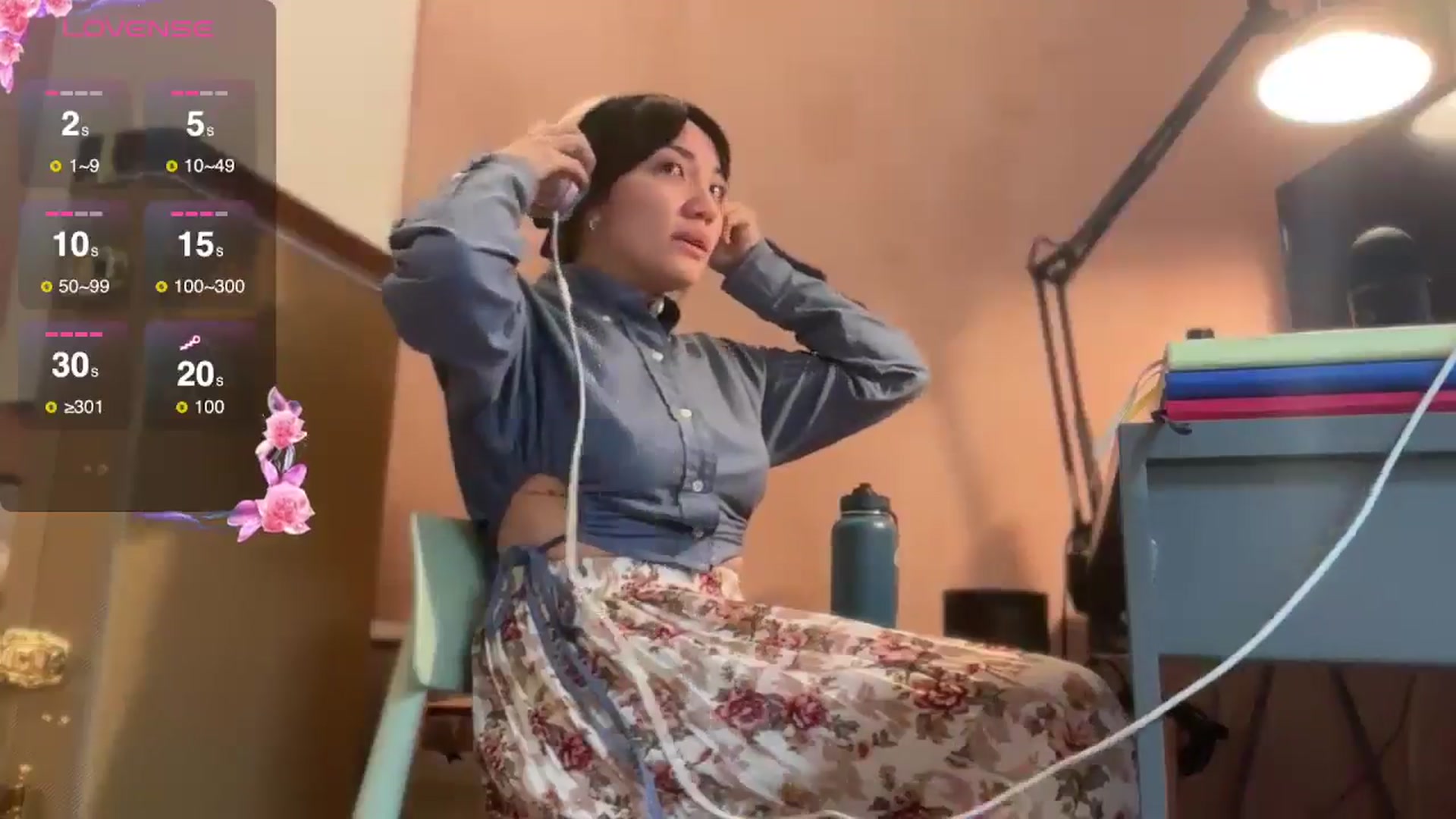 Gallery image thumbnail from luna_tsukiko's myfreecams stream on, 10/21/2024, 17:46 image 19 of 20
