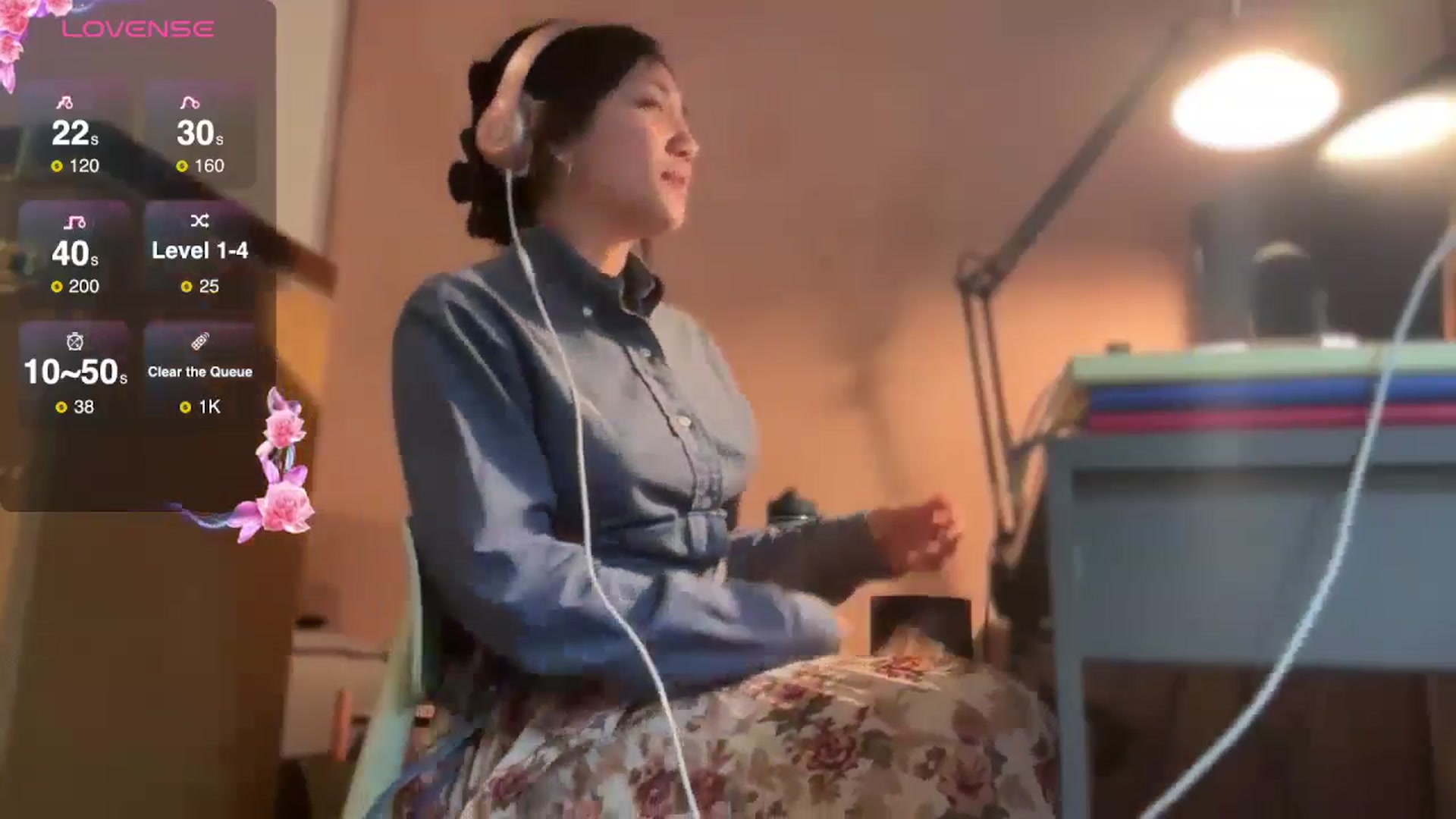 Gallery image thumbnail from luna_tsukiko's myfreecams stream on, 10/21/2024, 22:53 image 2 of 20