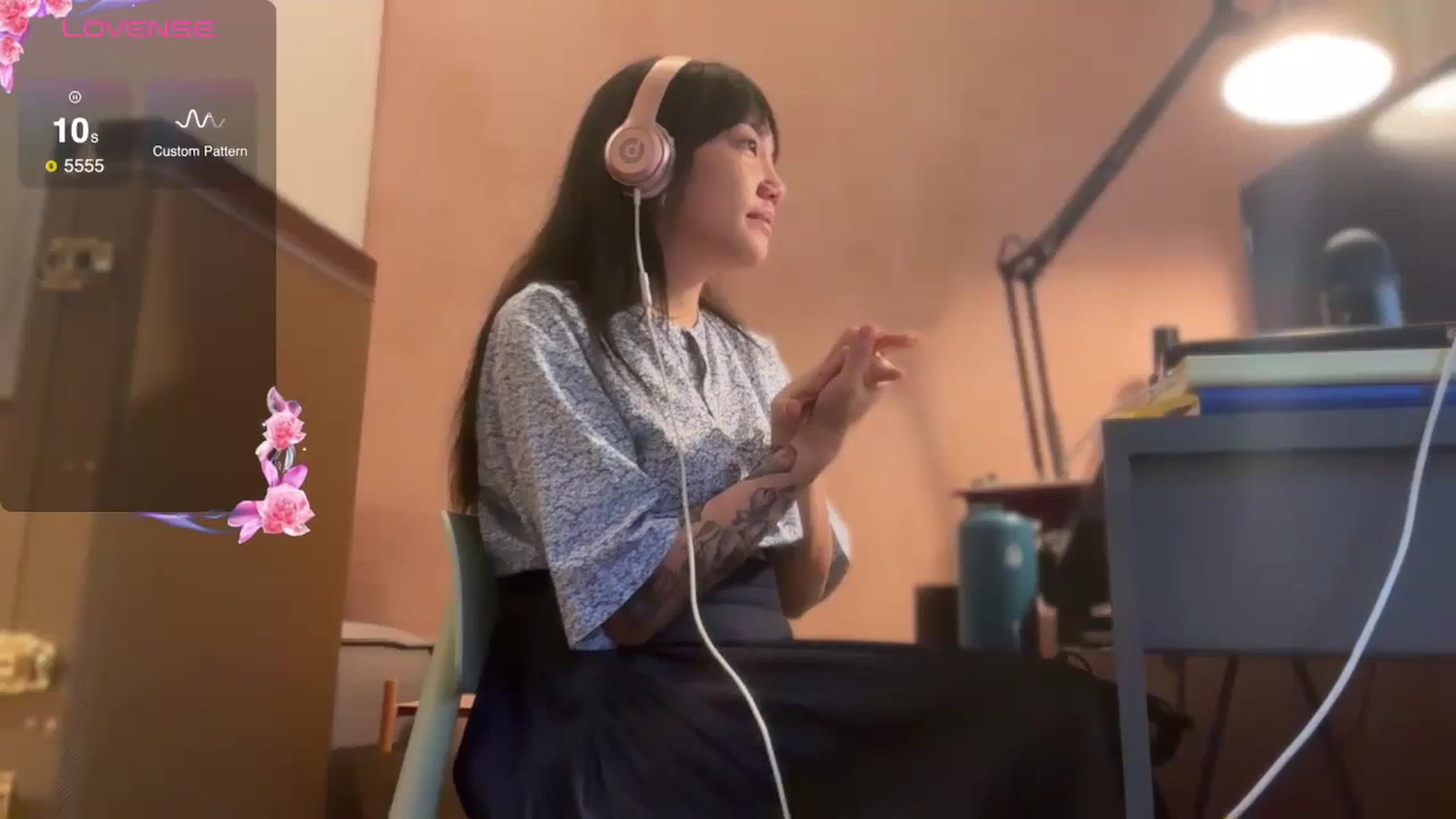 Gallery image thumbnail from luna_tsukiko's myfreecams stream on, 10/22/2024, 15:38 image 4 of 20