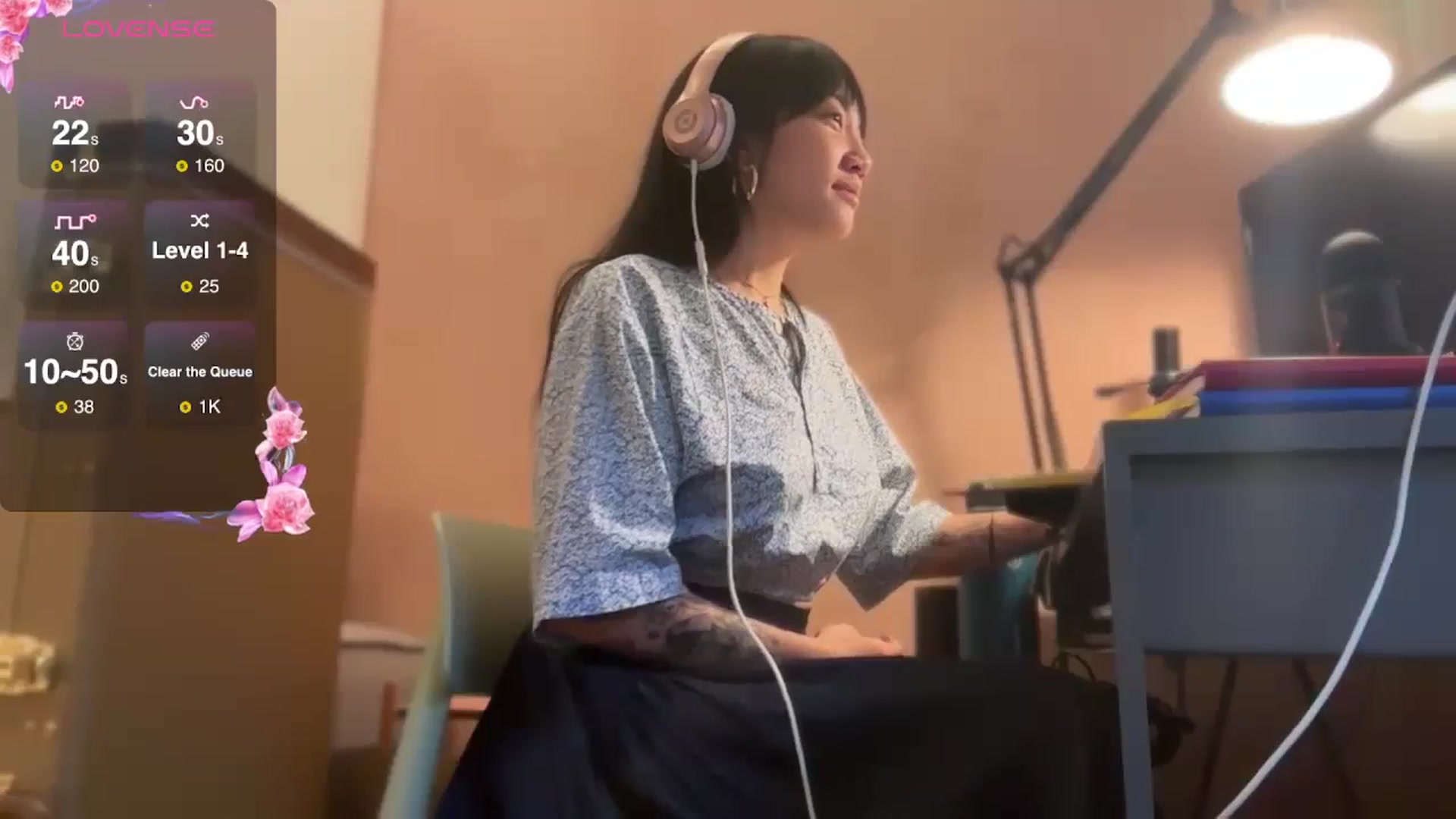 Gallery image thumbnail from luna_tsukiko's myfreecams stream on, 10/22/2024, 16:18 image 7 of 20