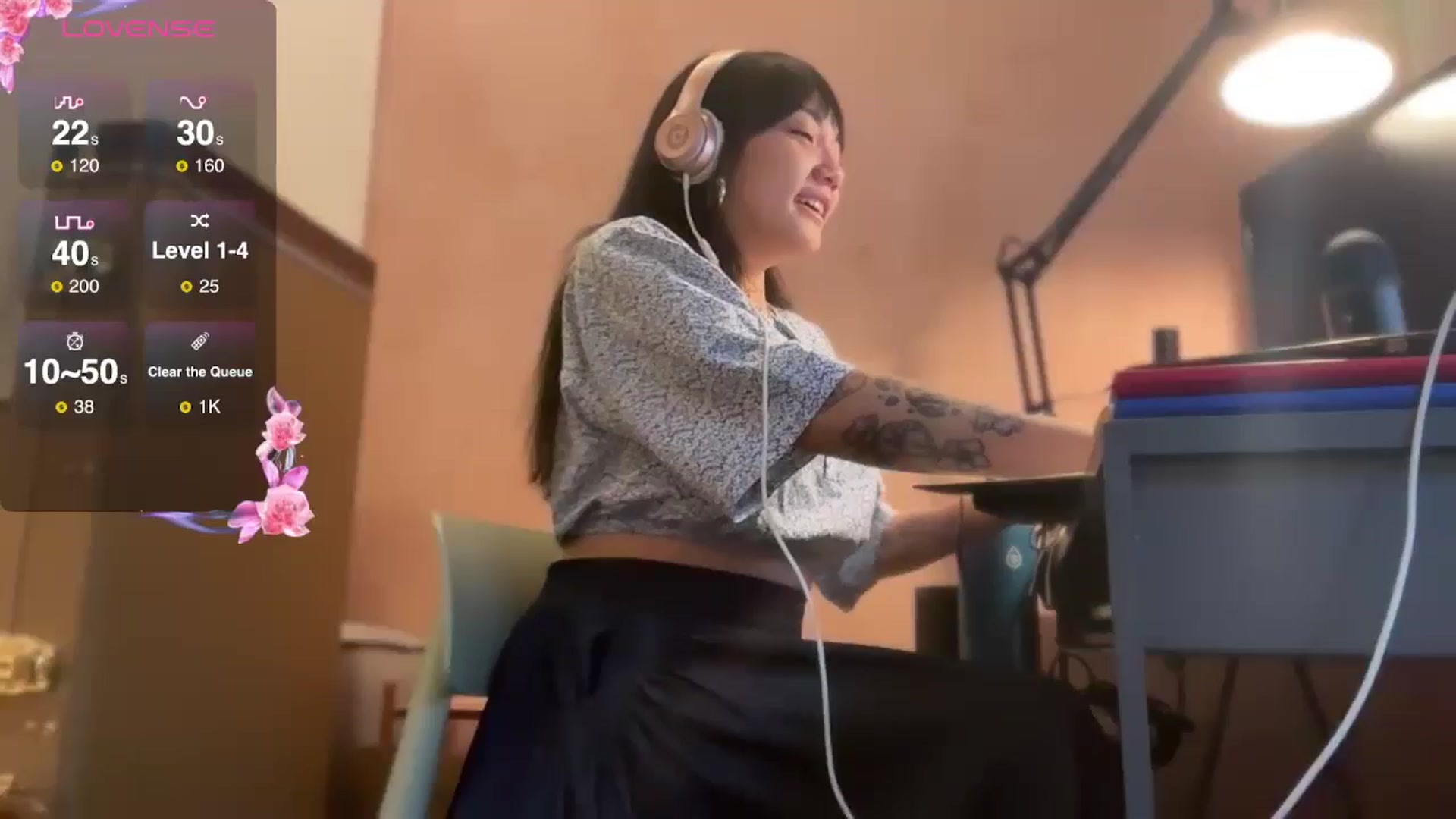 Gallery image thumbnail from luna_tsukiko's myfreecams stream on, 10/22/2024, 16:18 image 19 of 20