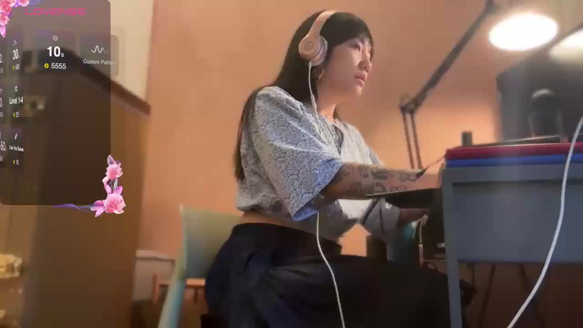 Gallery image thumbnail from luna_tsukiko's myfreecams stream on, 10/22/2024, 17:14 image 11 of 20