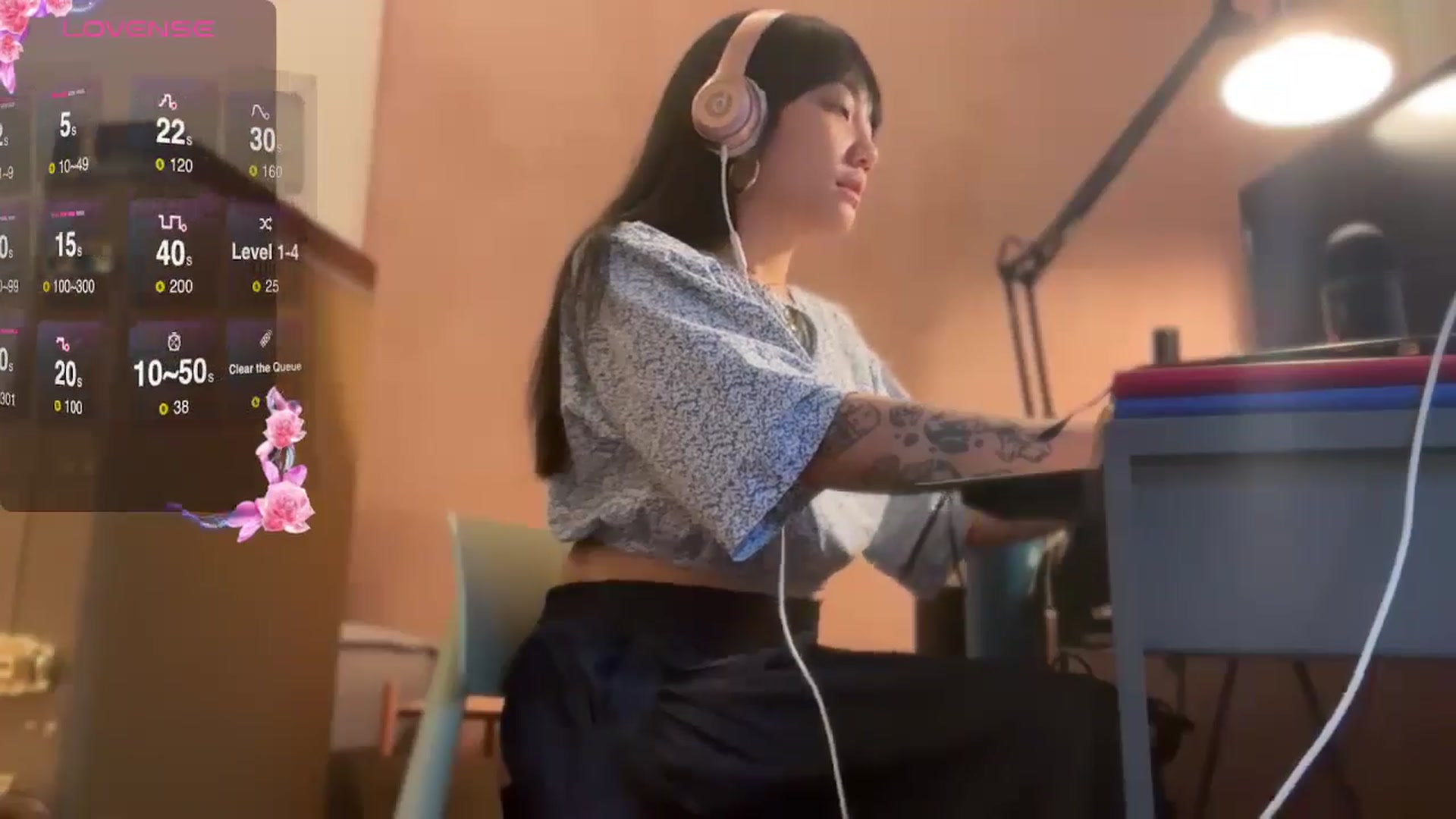 Gallery image thumbnail from luna_tsukiko's myfreecams stream on, 10/22/2024, 17:14 image 2 of 20