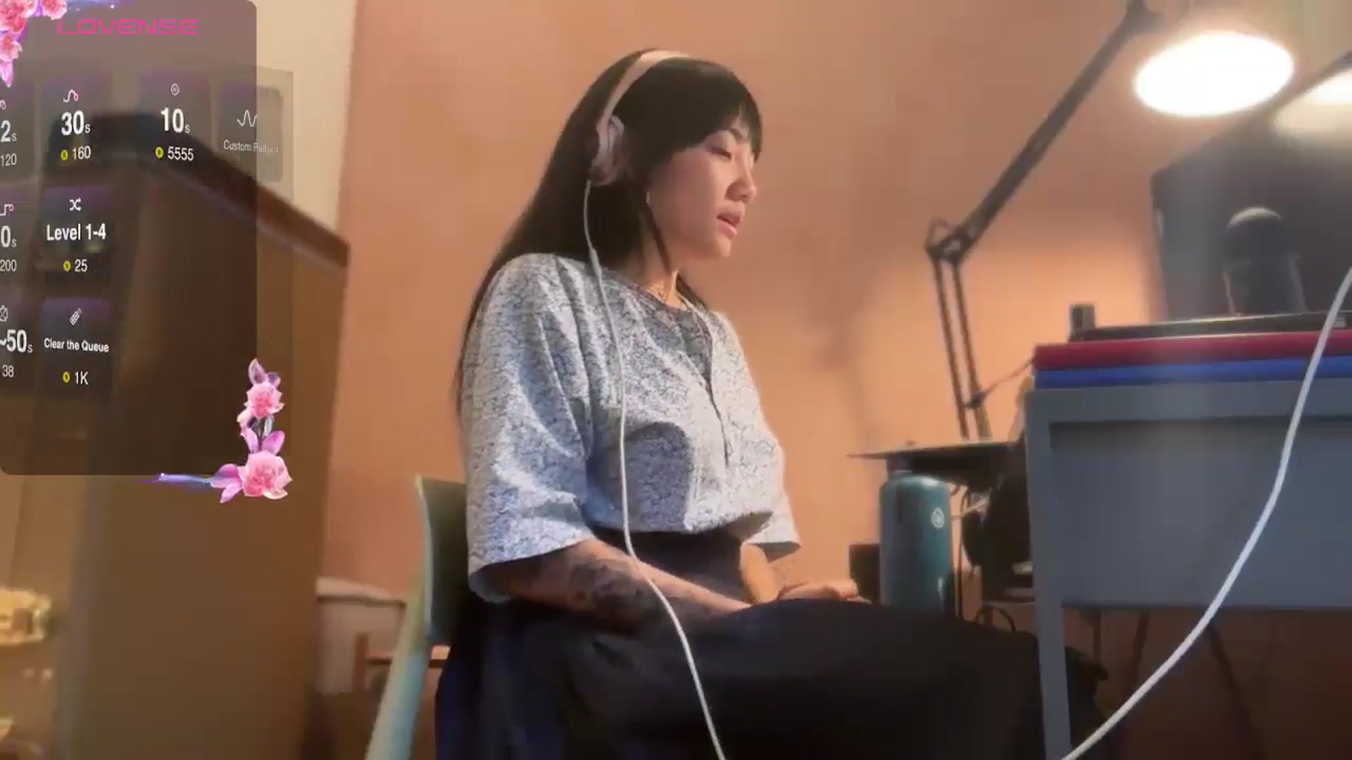 Gallery image thumbnail from luna_tsukiko's myfreecams stream on, 10/22/2024, 17:47 image 16 of 20