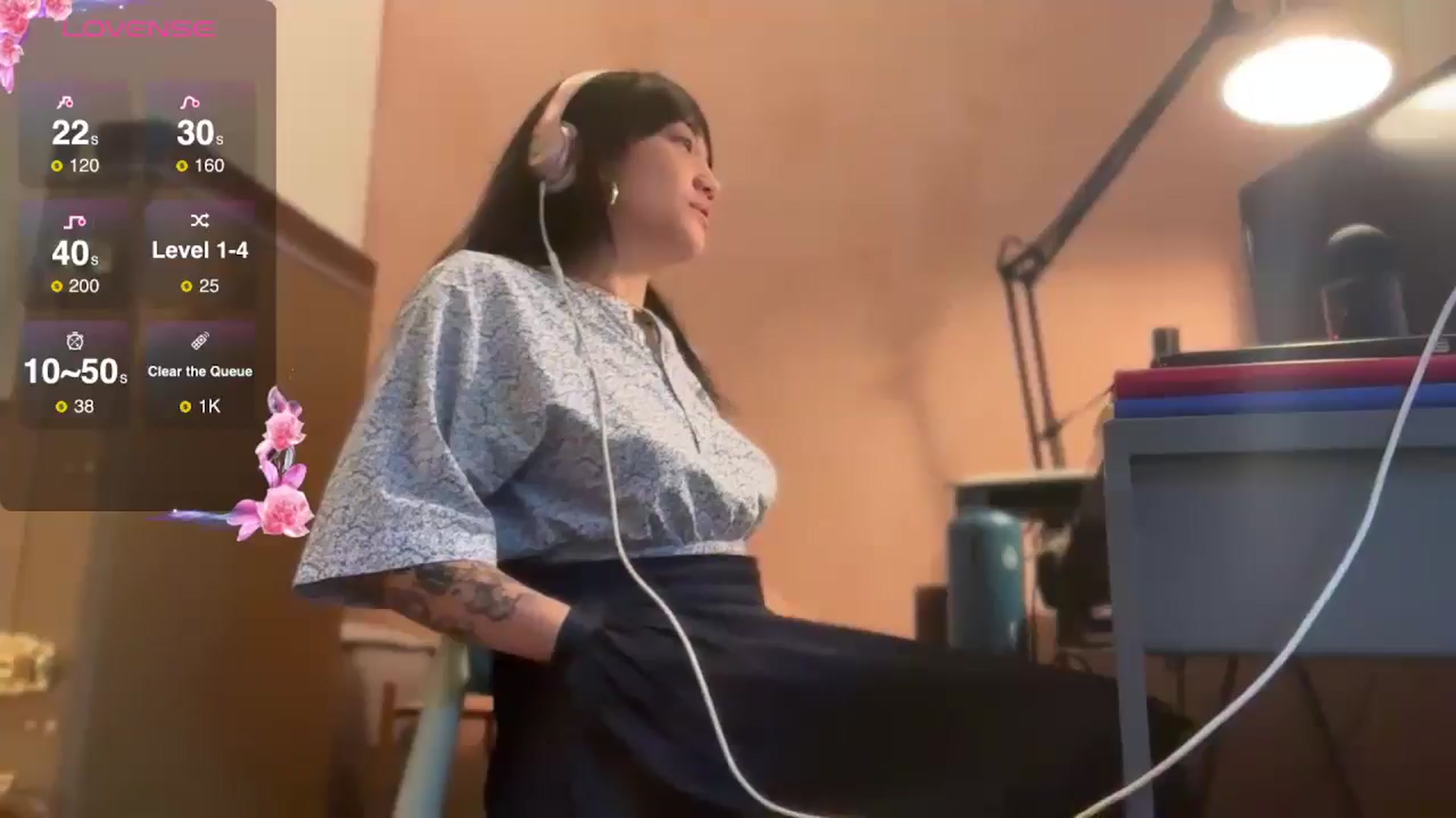 Gallery image thumbnail from luna_tsukiko's myfreecams stream on, 10/22/2024, 17:47 image 1 of 20