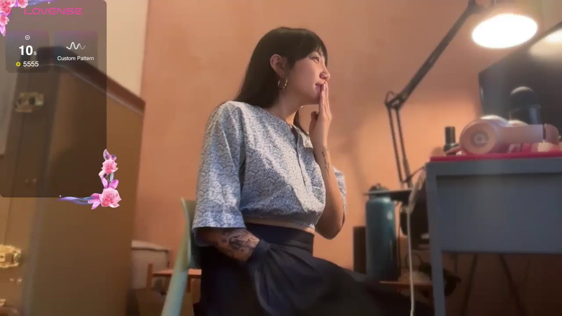 Gallery image thumbnail from luna_tsukiko's myfreecams stream on, 10/22/2024, 18:22 image 13 of 20