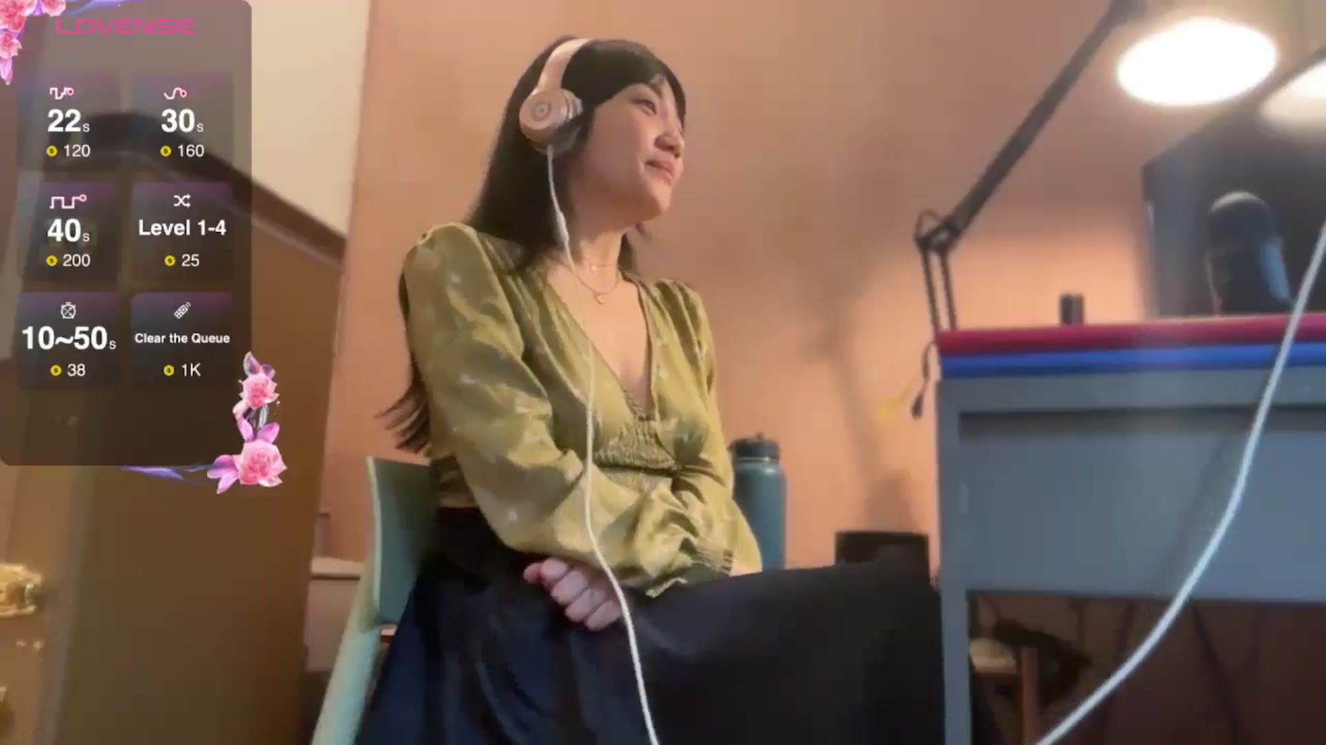 Gallery image thumbnail from luna_tsukiko's myfreecams stream on, 10/23/2024, 15:29 image 11 of 20
