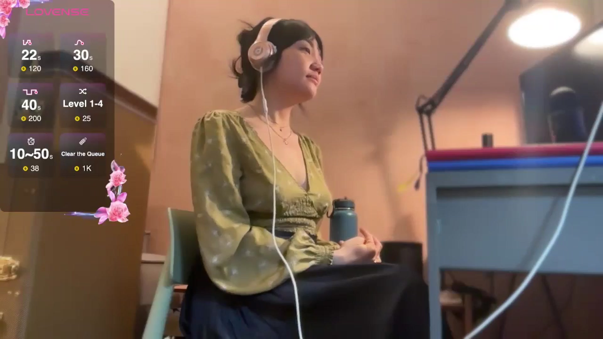 Gallery image thumbnail from luna_tsukiko's myfreecams stream on, 10/23/2024, 15:29 image 4 of 20