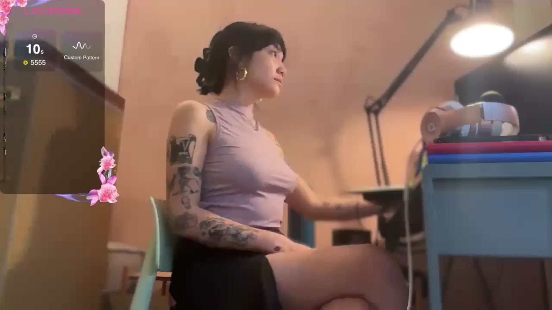 Gallery image thumbnail from luna_tsukiko's myfreecams stream on, 10/24/2024, 16:31 image 17 of 20