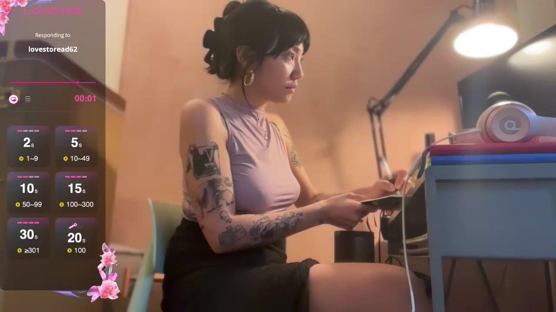 Gallery image thumbnail from luna_tsukiko's myfreecams stream on, 10/24/2024, 17:25 image 9 of 20