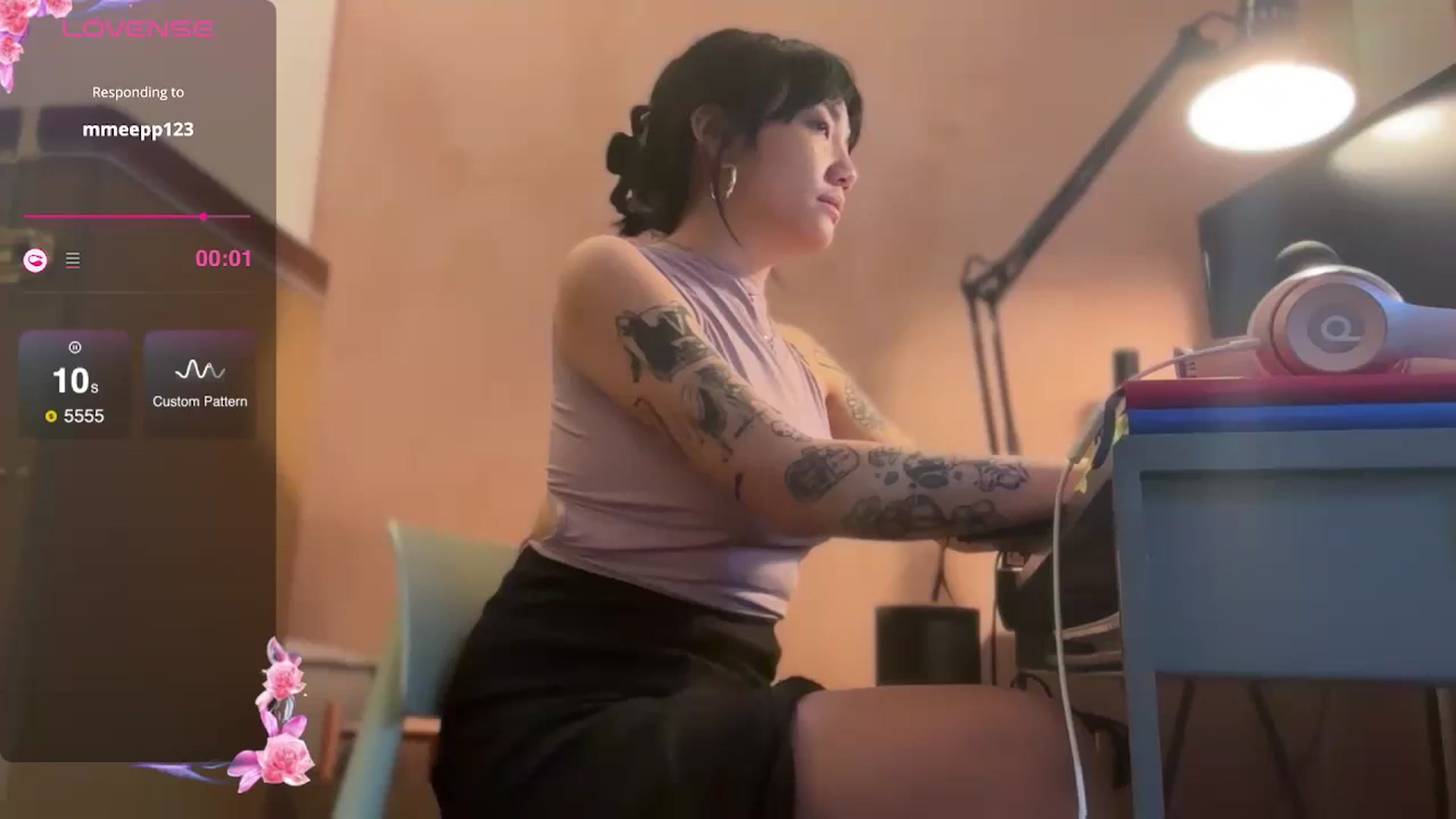 Gallery image thumbnail from luna_tsukiko's myfreecams stream on, 10/24/2024, 17:25 image 8 of 20