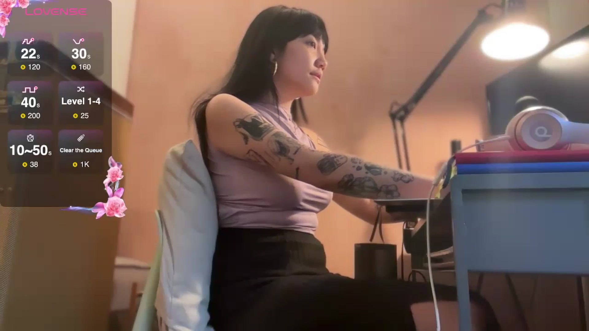 Gallery image thumbnail from luna_tsukiko's myfreecams stream on, 10/24/2024, 18:18 image 2 of 20