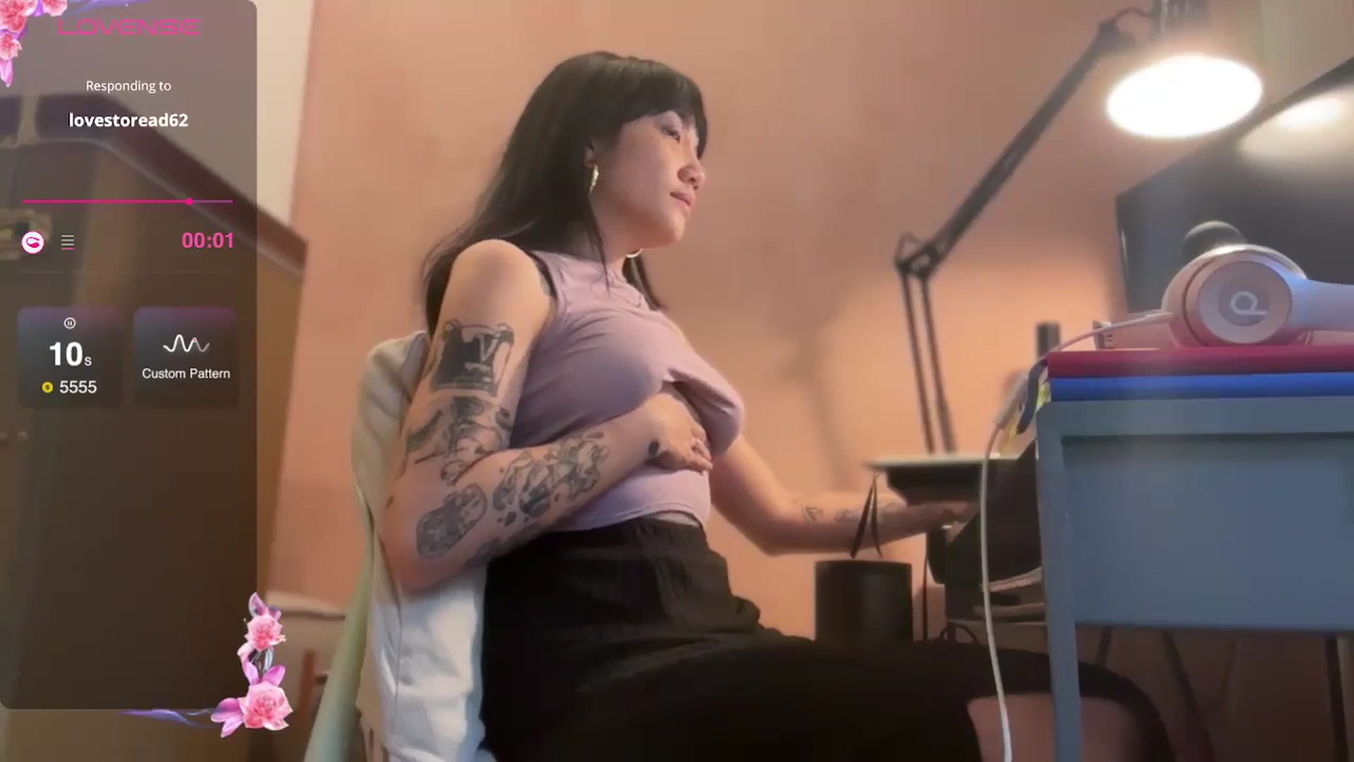 Gallery image thumbnail from luna_tsukiko's myfreecams stream on, 10/24/2024, 18:18 image 3 of 20